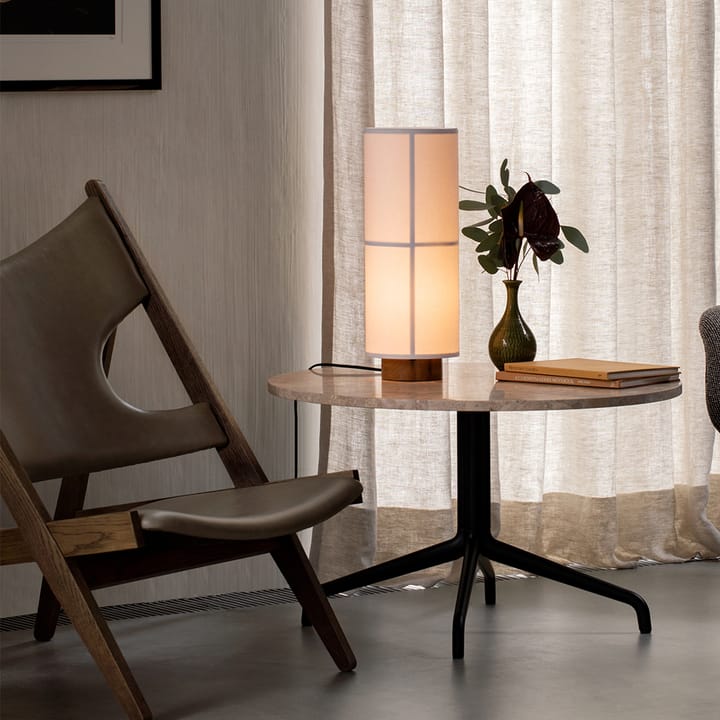 Mesa lounge Harbour Column, Oak black, base de acero en color negro Audo Copenhagen