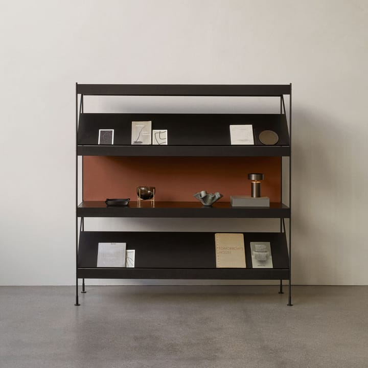 Módulo de estantería Zet, Oak dark stained, 1x3, black steel base Audo Copenhagen