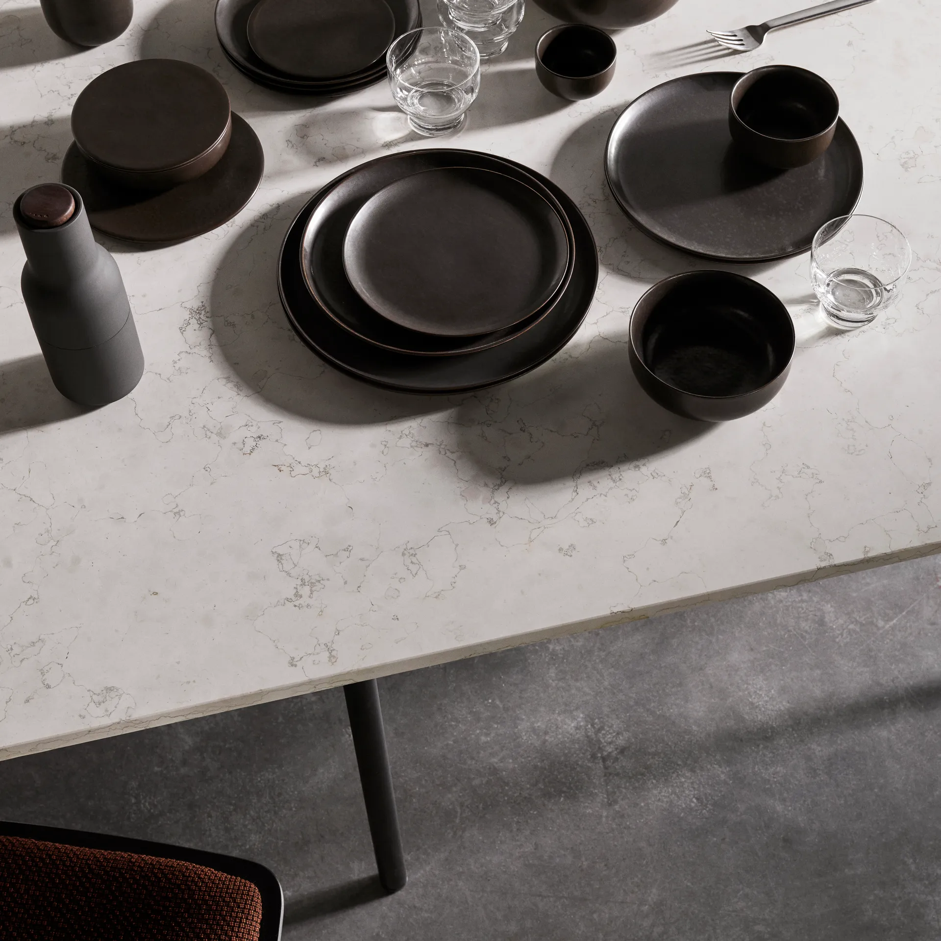 Plato de comida Norm Ø27 cm, Dark Glazed Audo Copenhagen