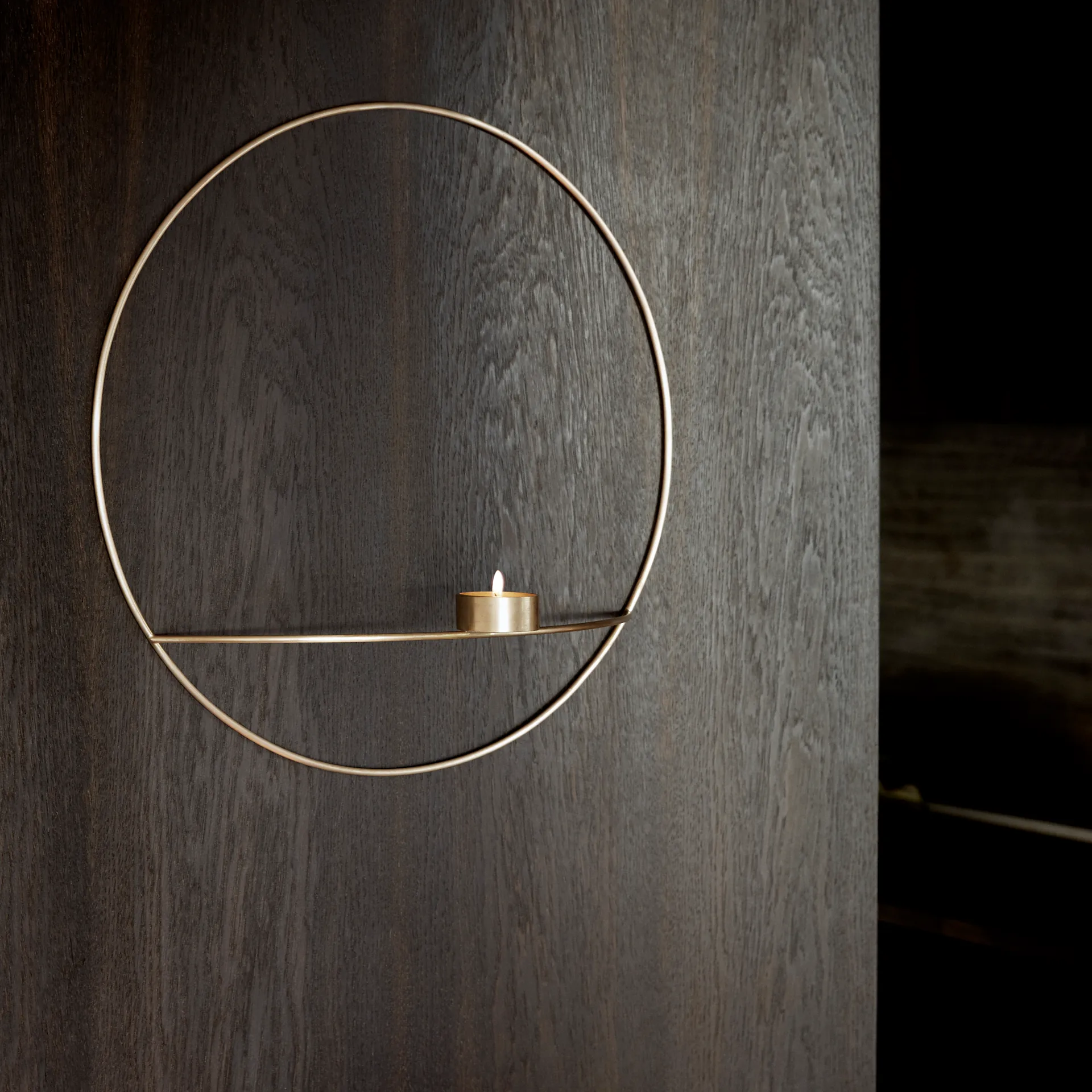 Portavelas POV Circle L, latón Audo Copenhagen