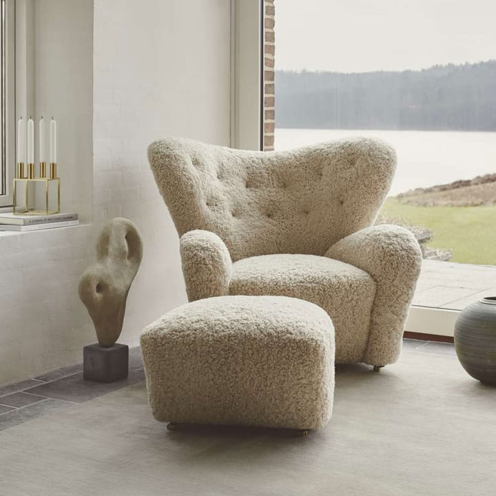 Set de sillón y reposapiés The Tired Man, Piel de oveja moonlight, incluido reposapiés , patas roble ahumado Audo Copenhagen