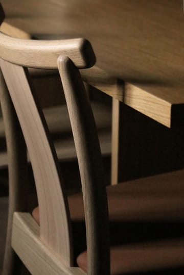 Silla con cojín de silla Merkur - Oak- Dakar 0250 cognac - Audo Copenhagen