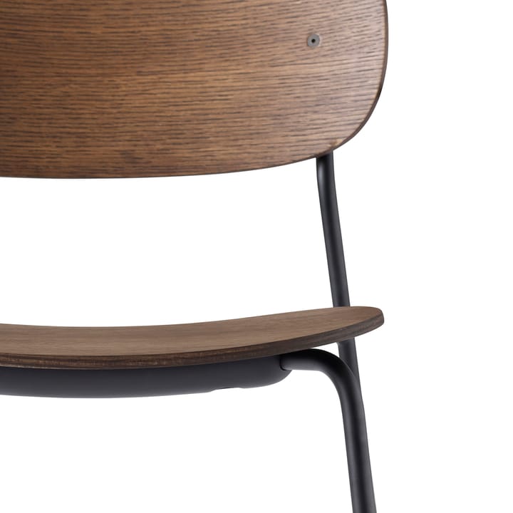 Silla de comedor con patas negras Co , Roble teñido oscuro Audo Copenhagen