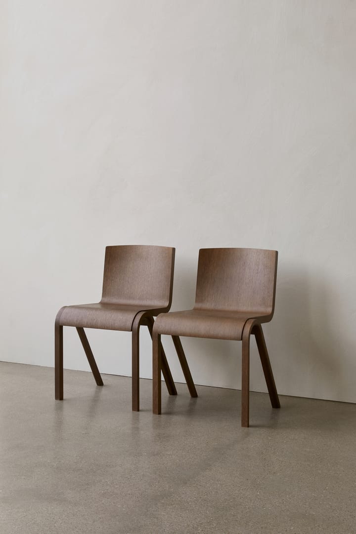 Silla de comedor Ready, Roble teñido rojo Audo Copenhagen