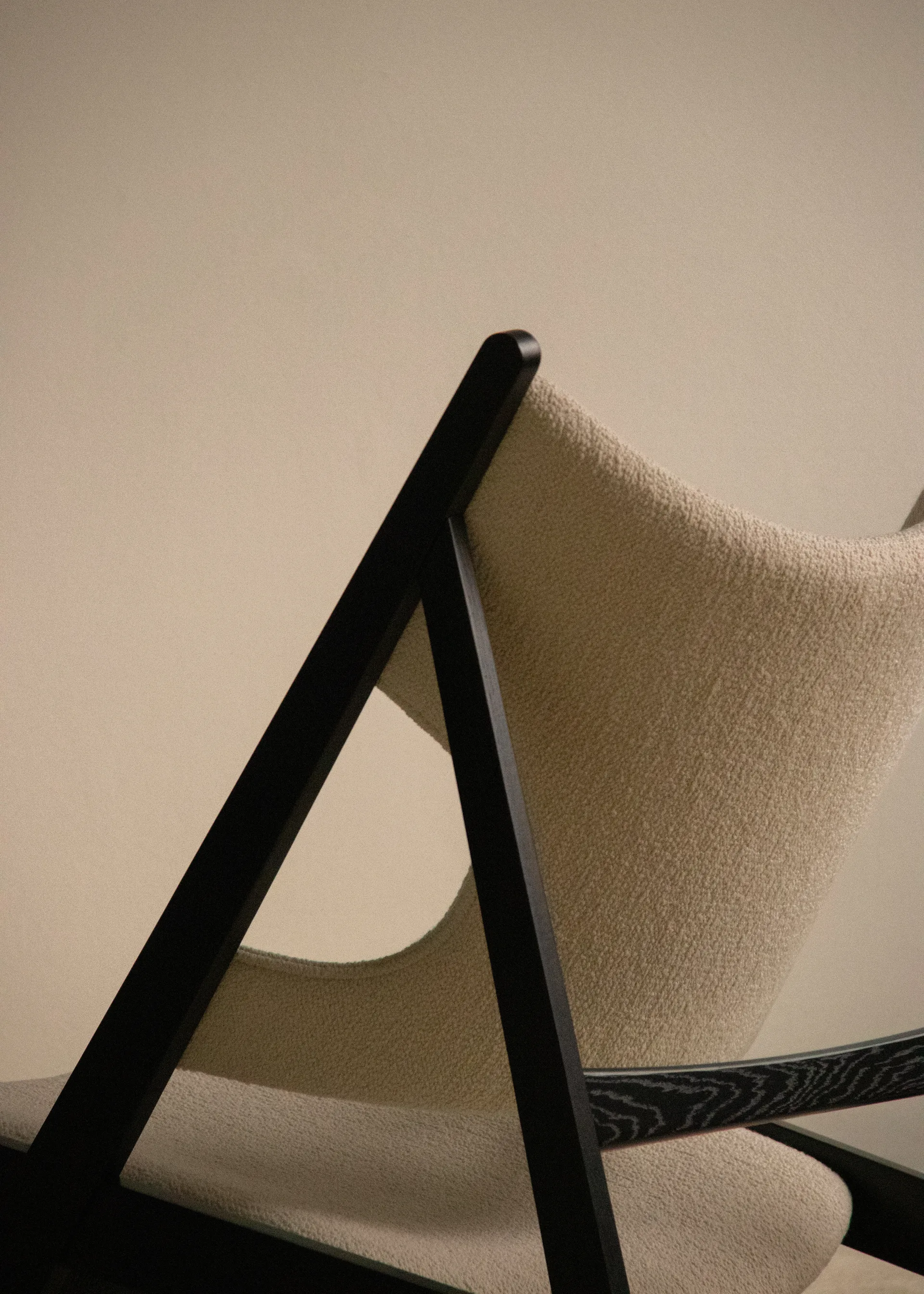 Sillón Knitting, Barnum Bouclé 24-roble negro Audo Copenhagen