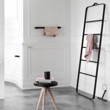 Toallero Towel - Negro, barras en fresno oscuro, cuero - Audo Copenhagen