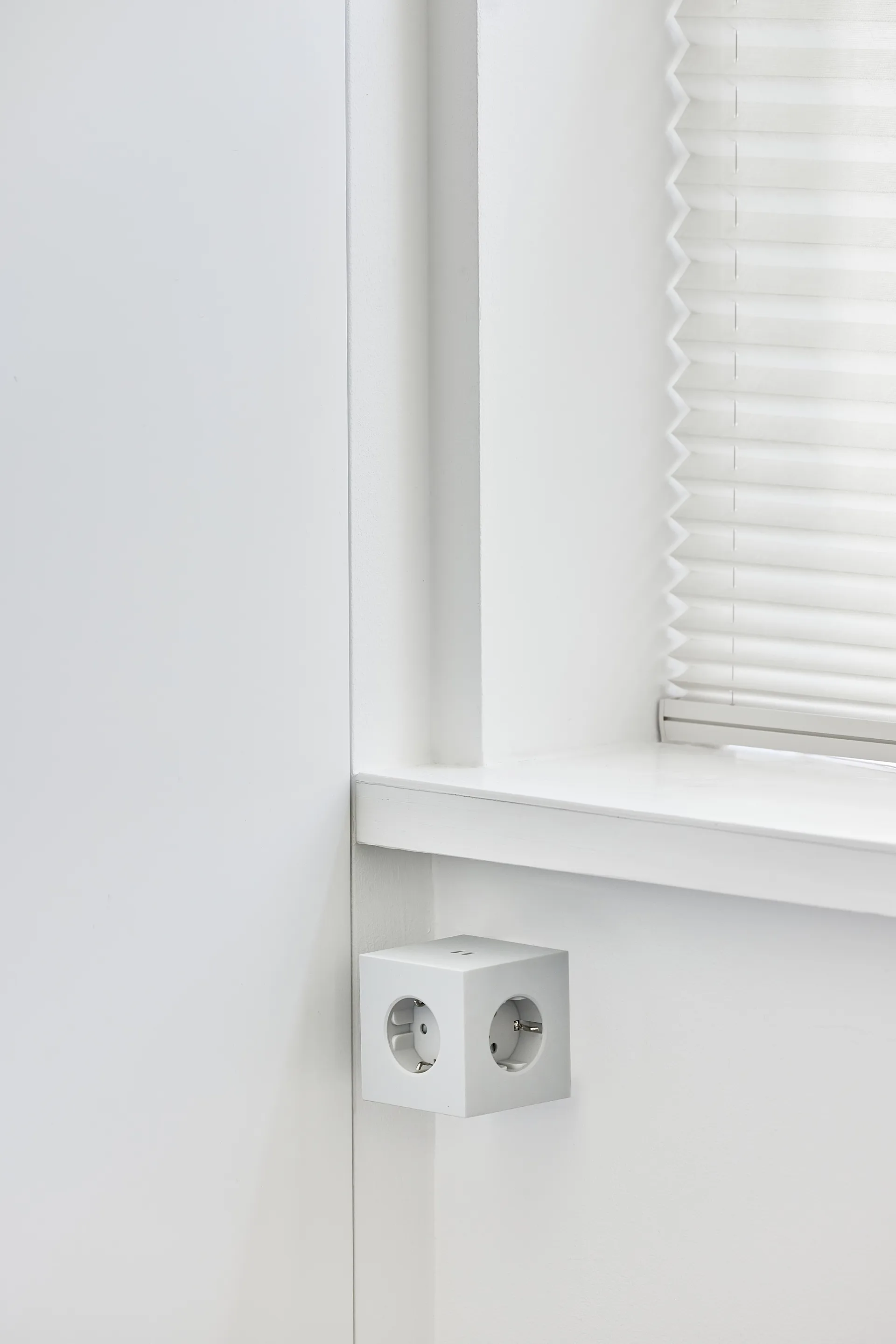 Regleta eléctrica Square 1, toma de corriente y USB-C 30W 1,8 m, White Martinelli Luce edition Avolt