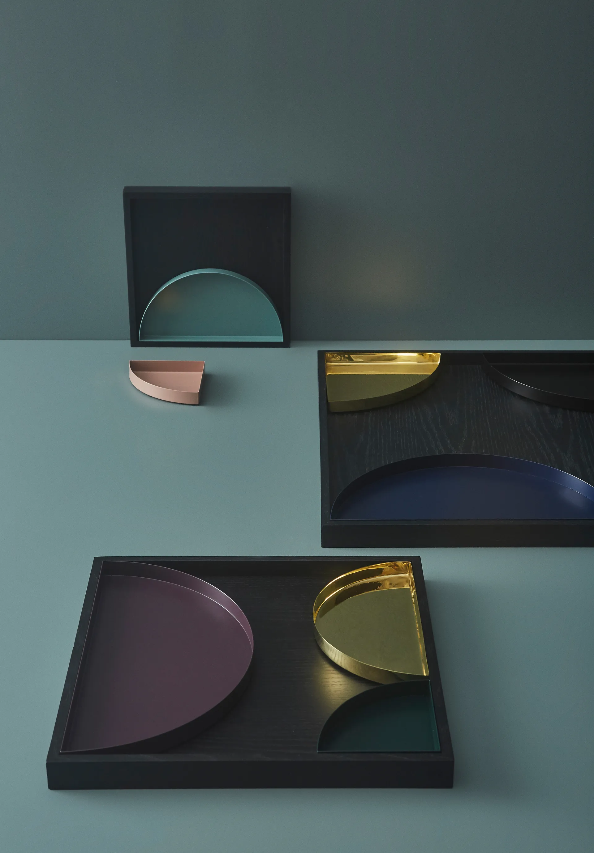 Bandeja Unity square fresno teñido de negro, Large AYTM