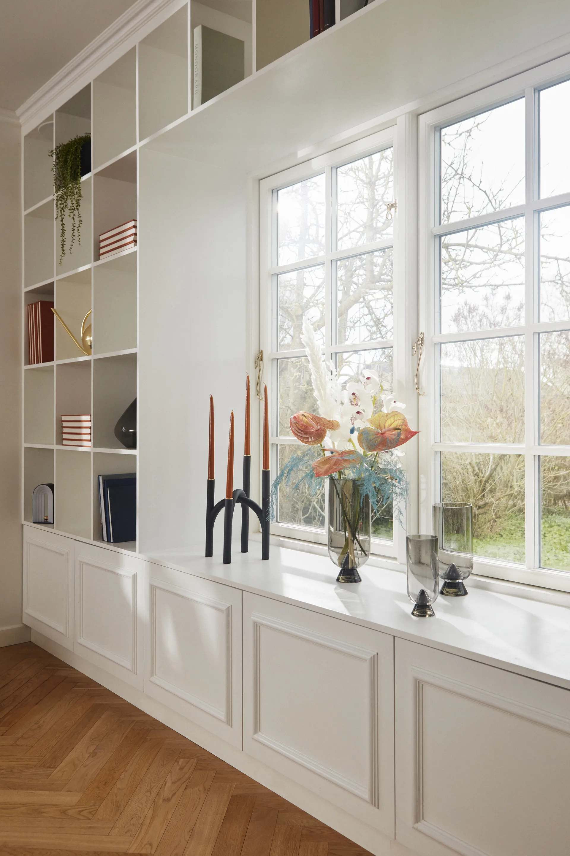 Candelabro Angui 34 cm, negro-oro AYTM