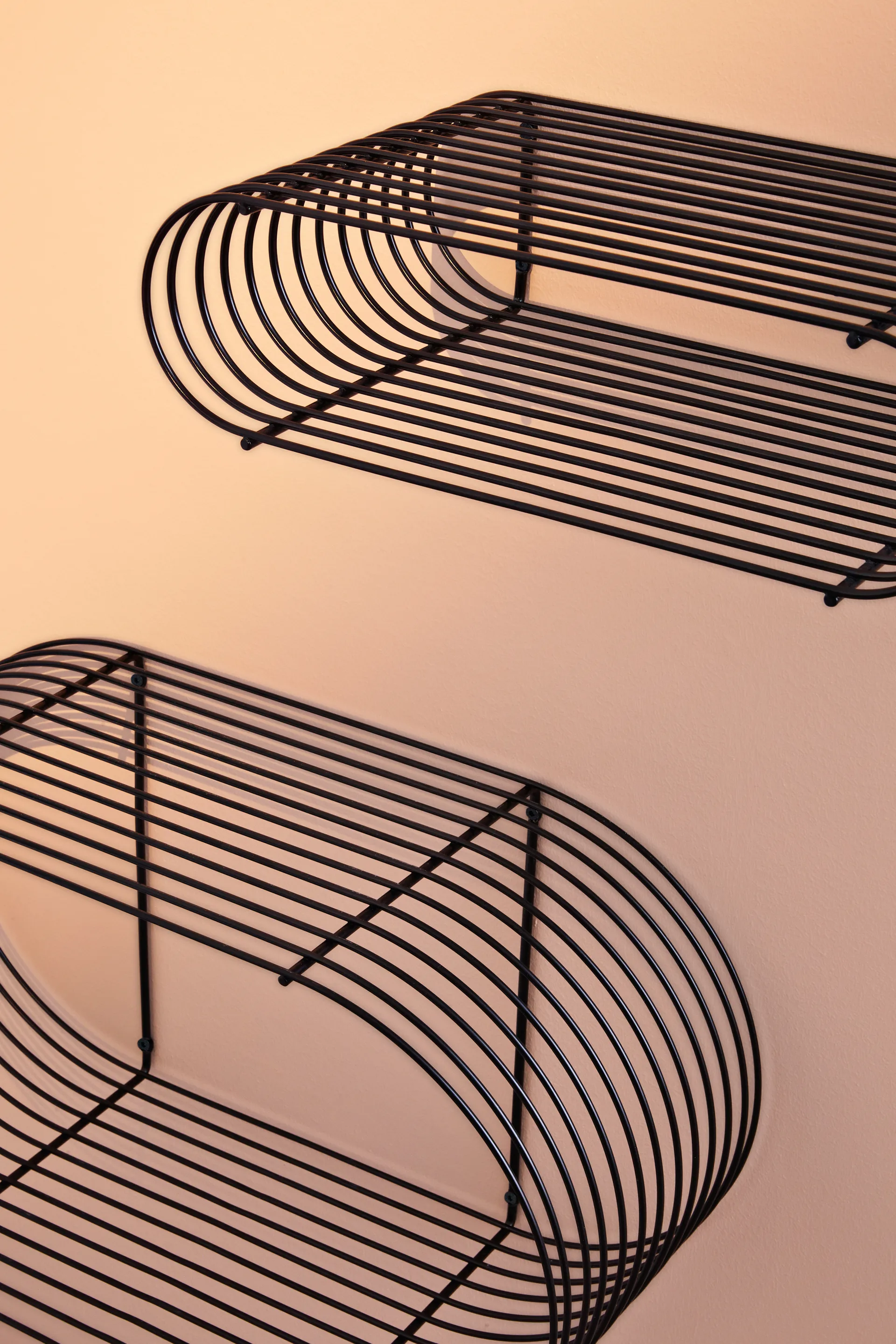 Estantería de pared Curva, Negro AYTM