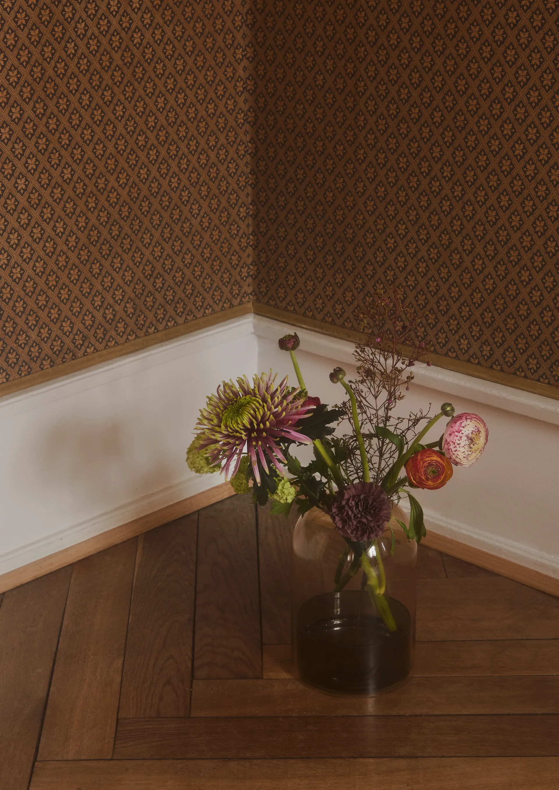 Farol Tota, oro-negro AYTM