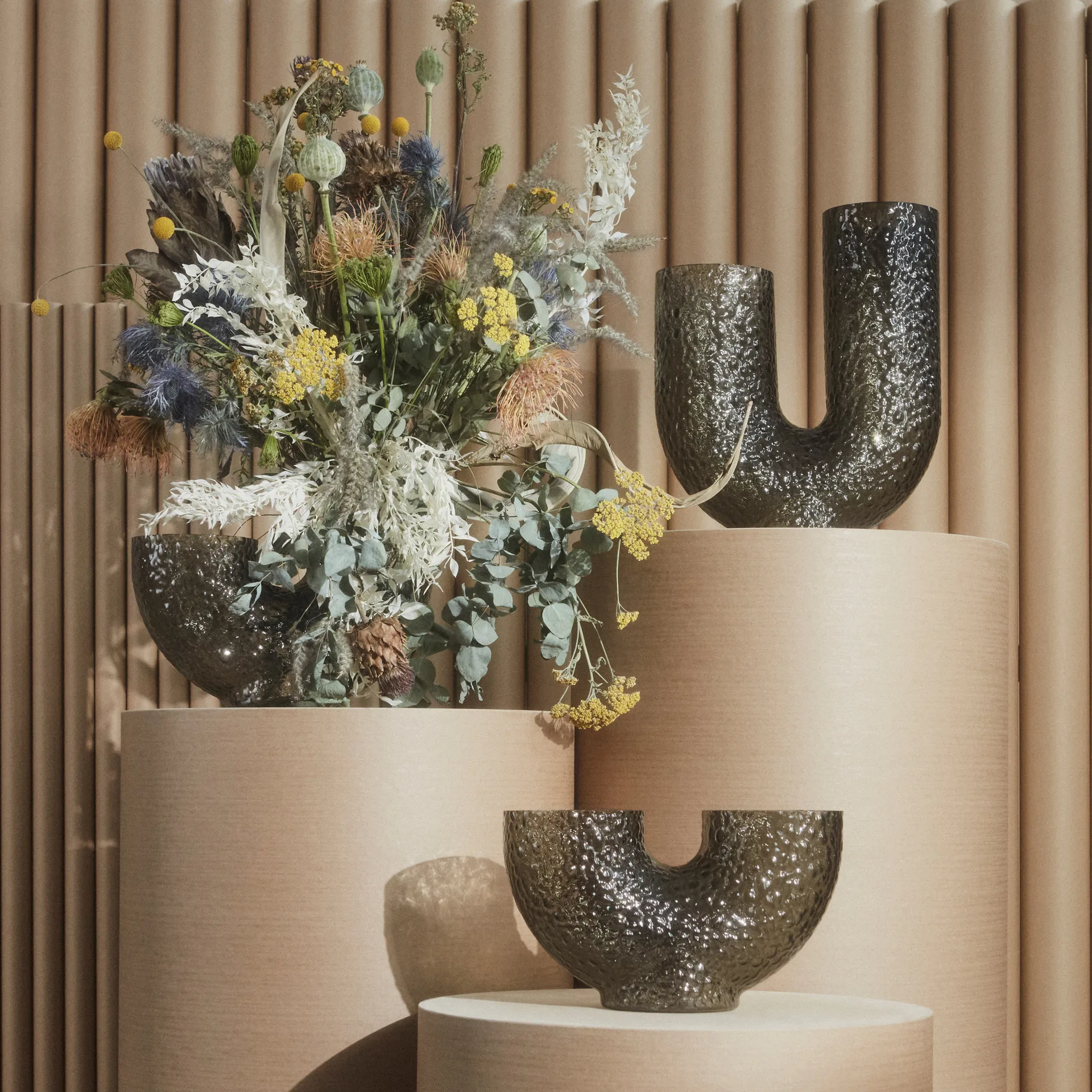 Jarrón Arura alto, negro AYTM