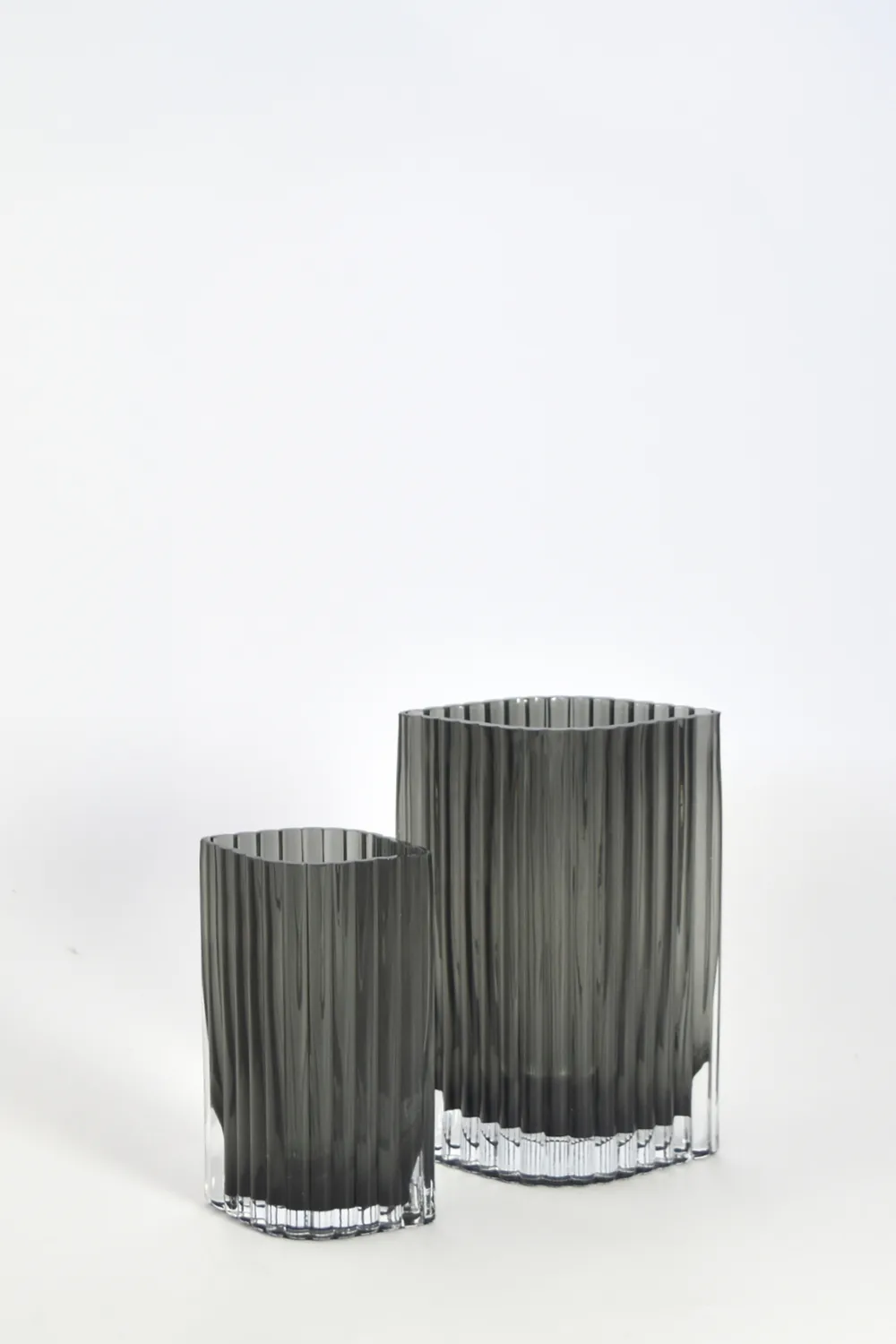 Jarrón Folium 20 cm, Black AYTM