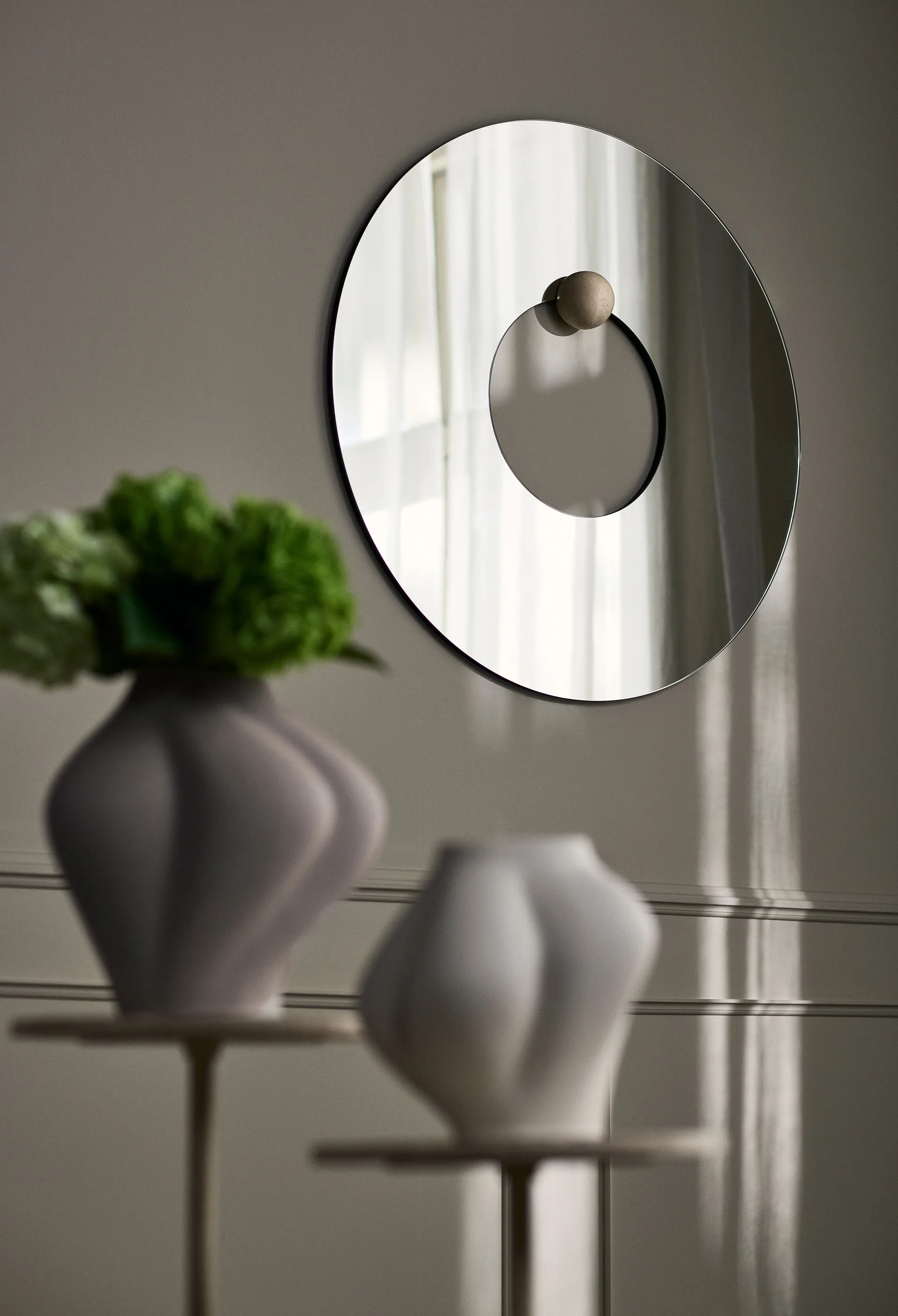 Jarrón Saltare, Taupe, Ø13,8 × 30 cm AYTM