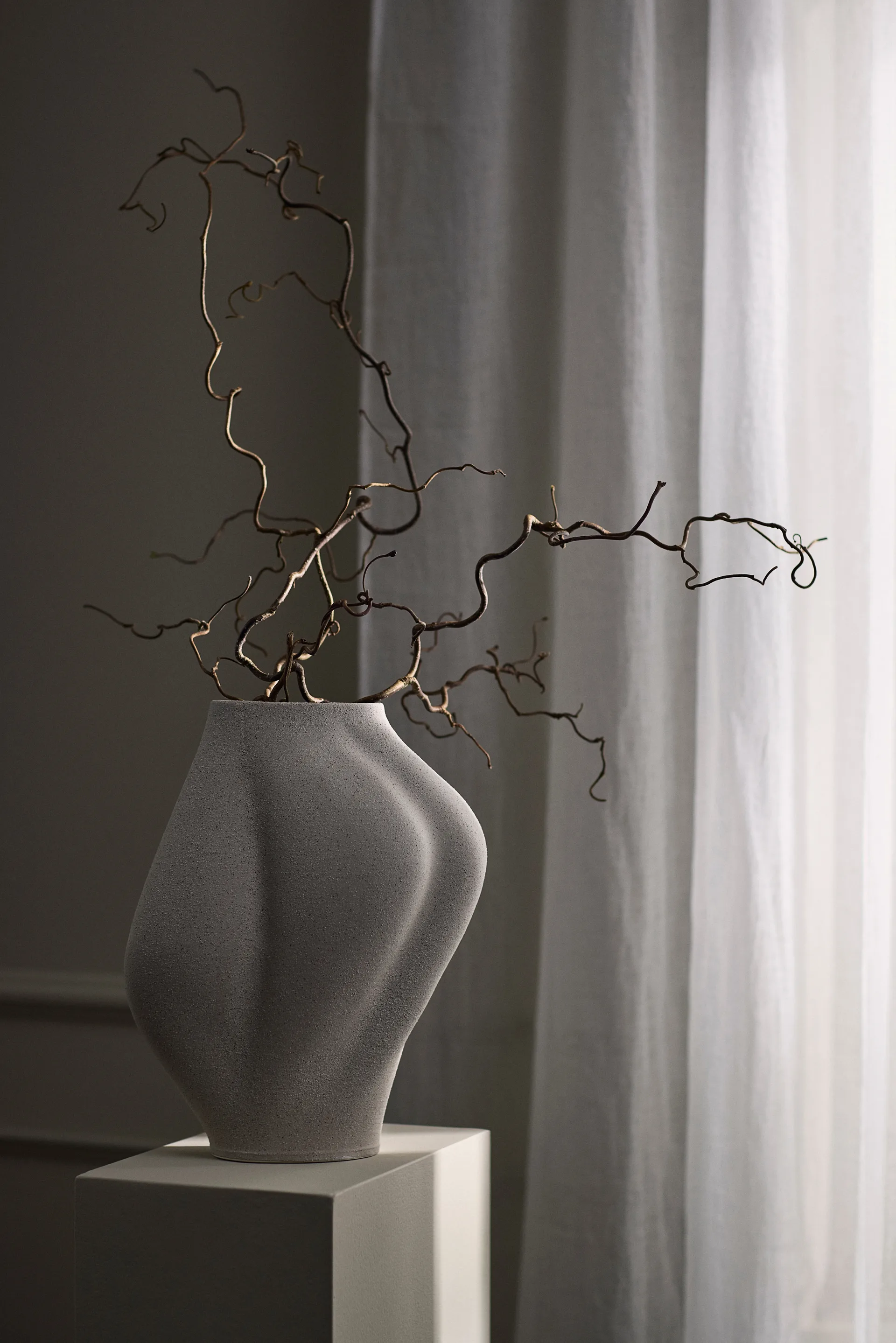 Jarrón Saltare, Taupe, Ø17 × 35 cm AYTM