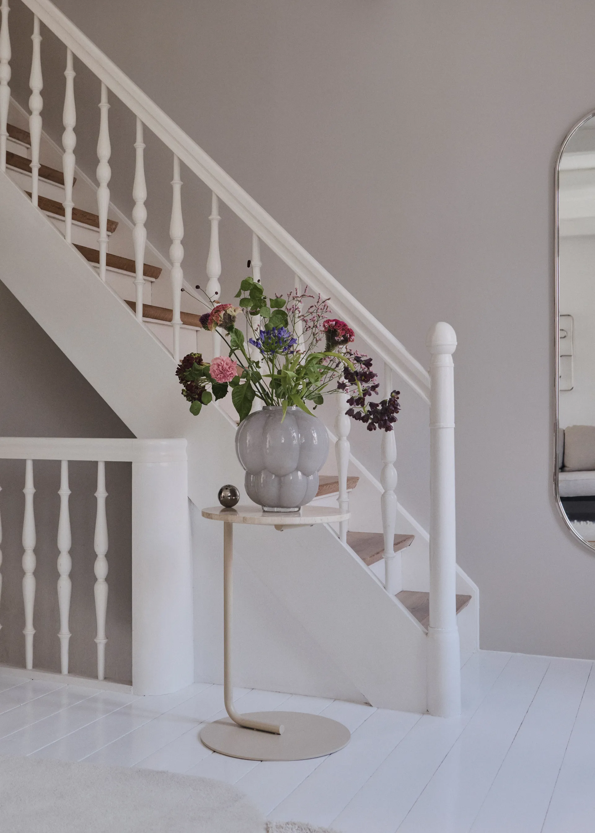 Jarrón Uva 35 cm, Dove Grey AYTM