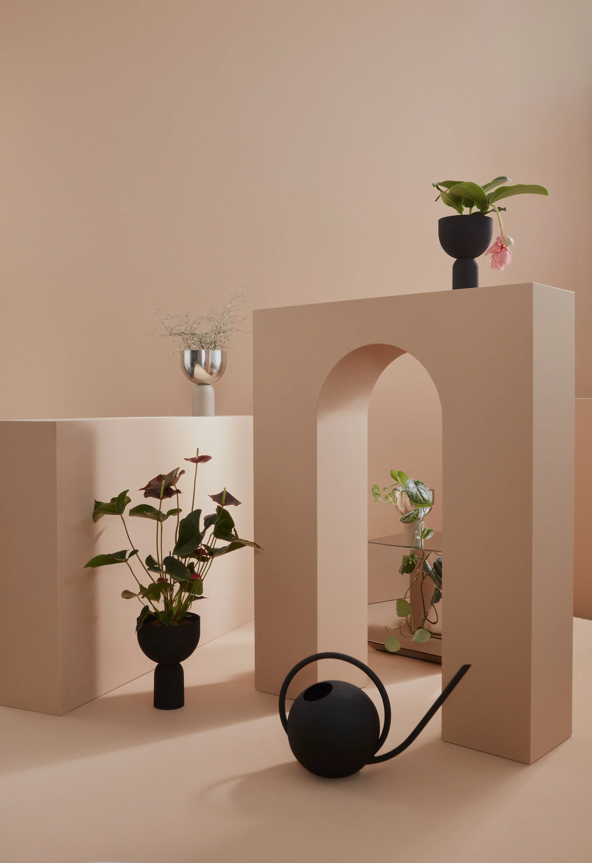 Maceta Torus Ø17 cm, Black-black AYTM