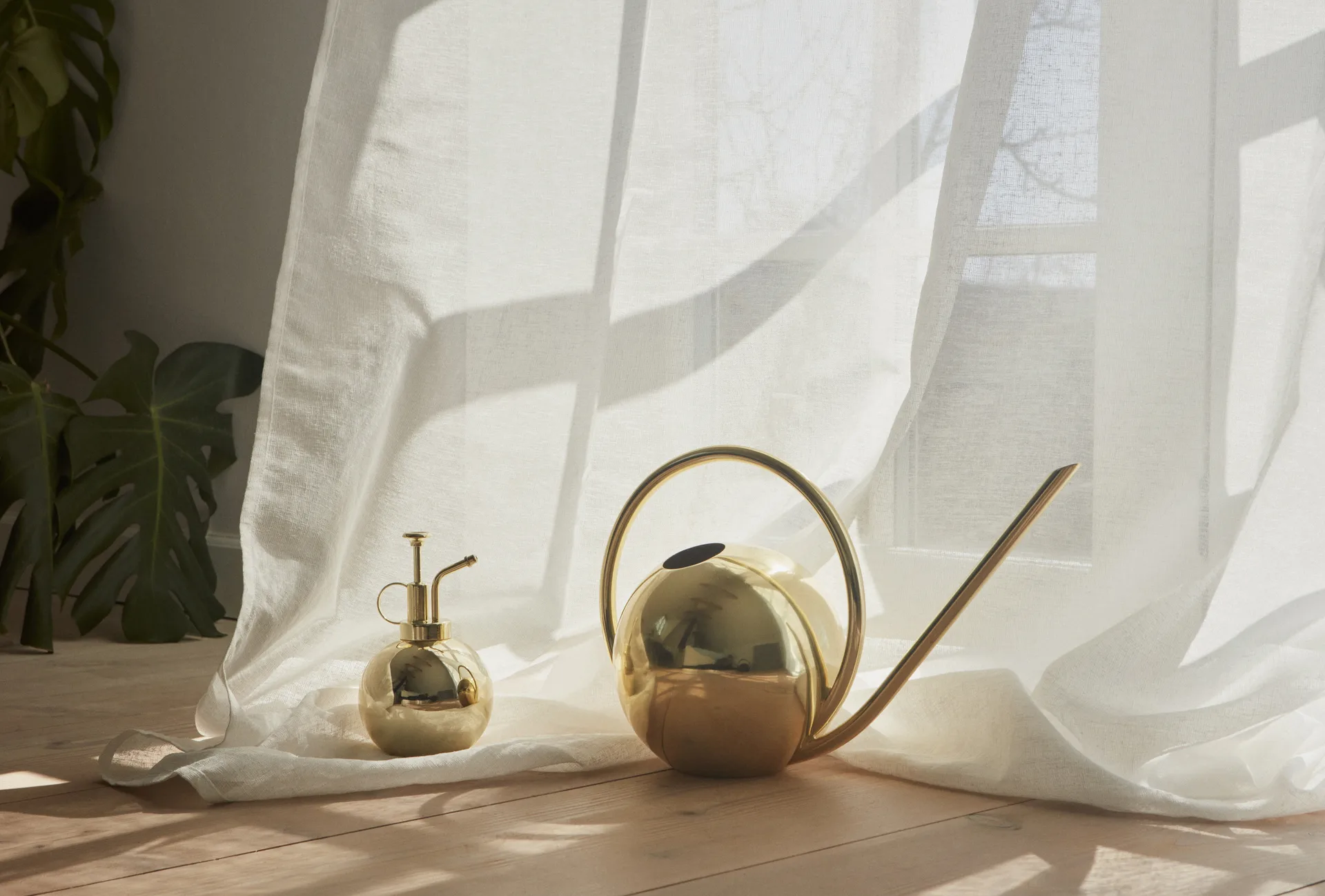 Regadera Globe 23 cm, Dorado AYTM