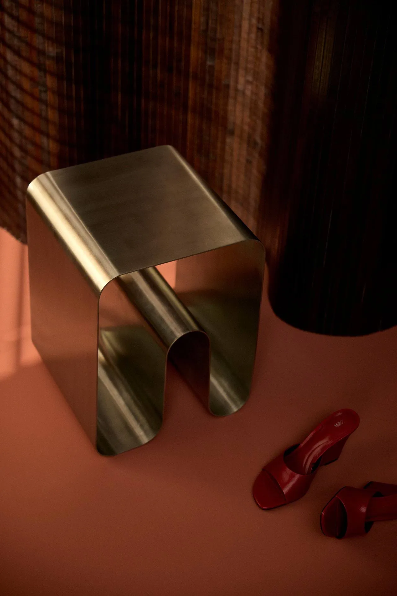 Taburete Curva solid, Silver, 32x32x43,2 cm AYTM