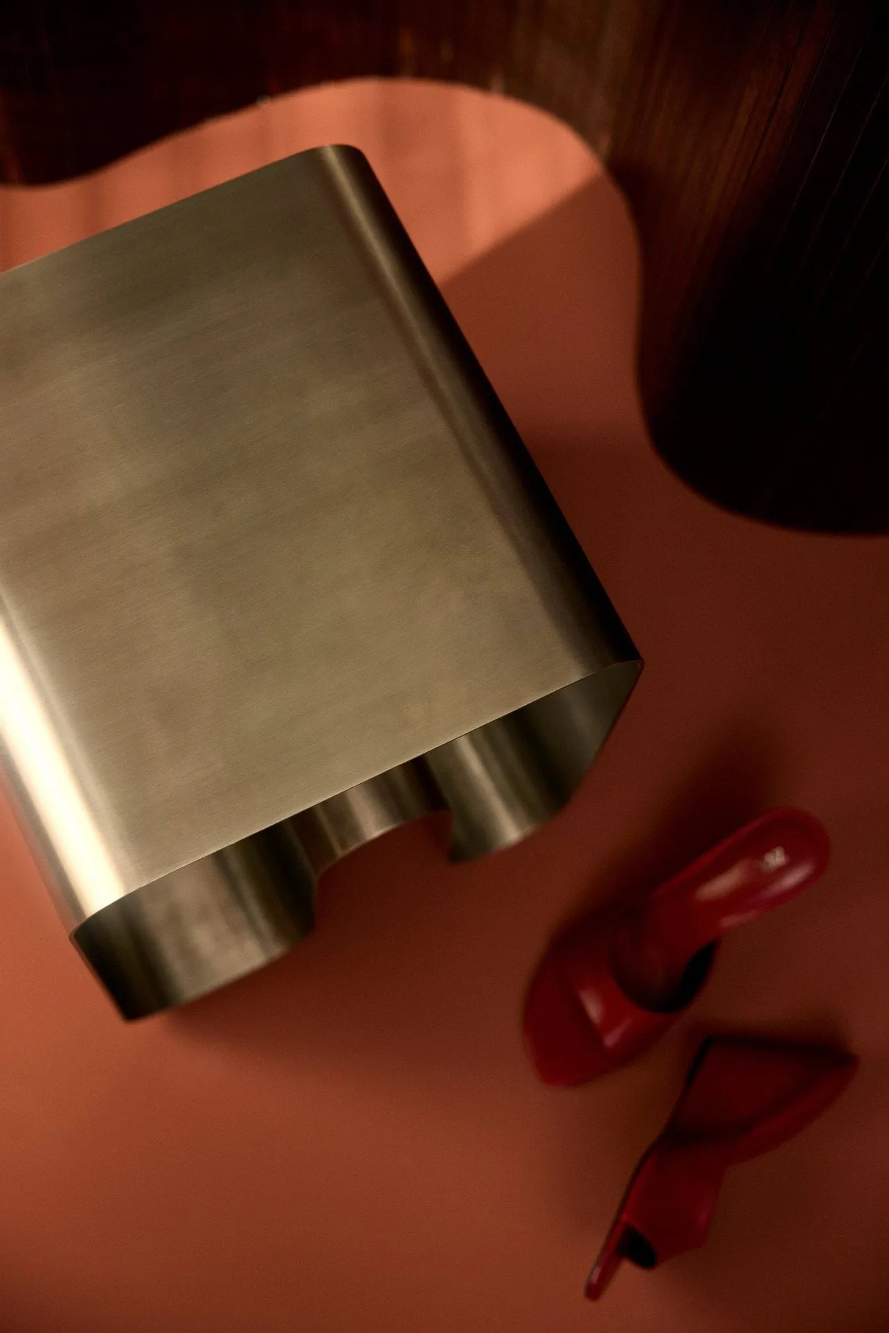 Taburete Curva solid, Silver, 32x32x43,2 cm AYTM