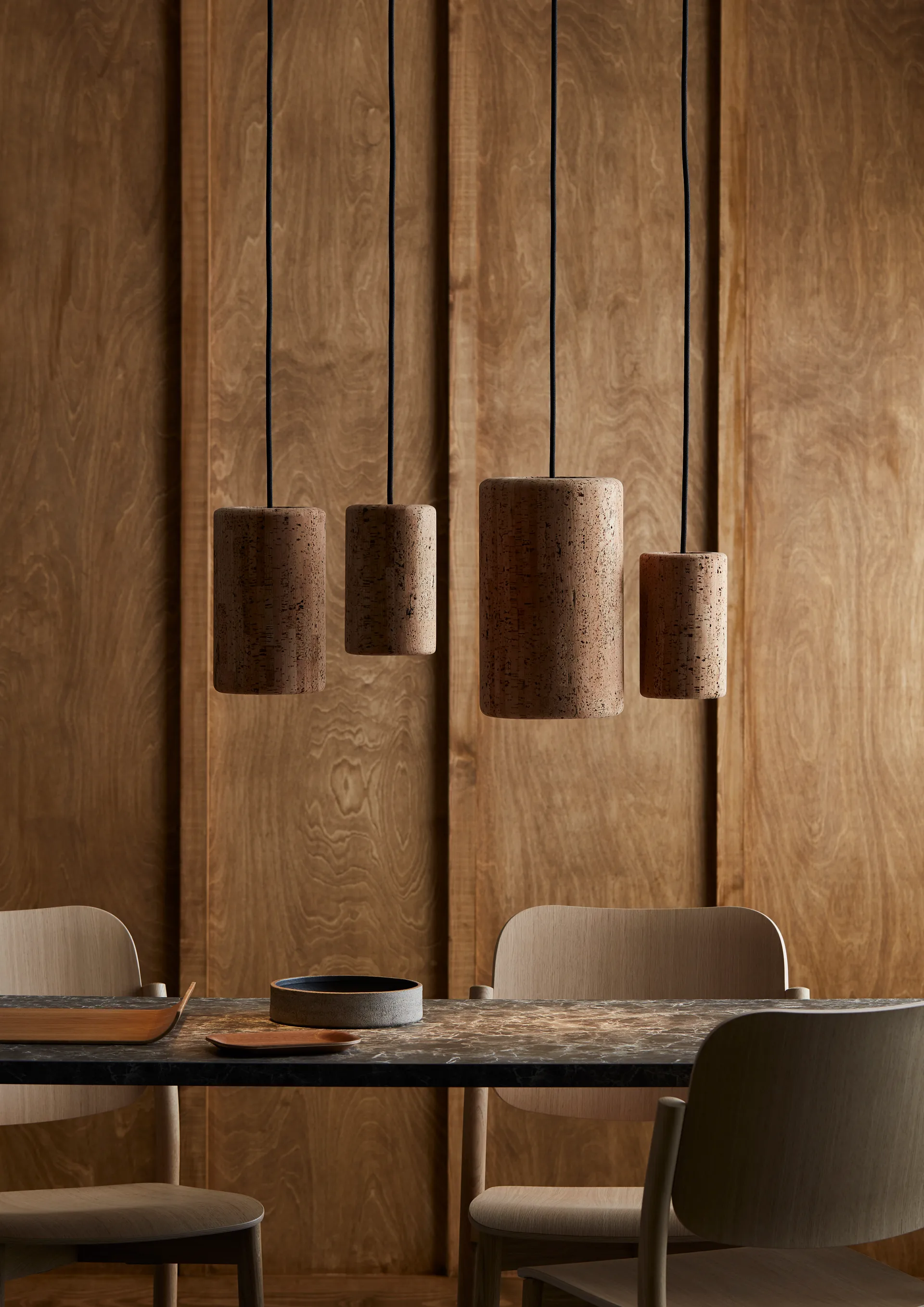 Lámpara colgante Porto S, negro-corcho Belid