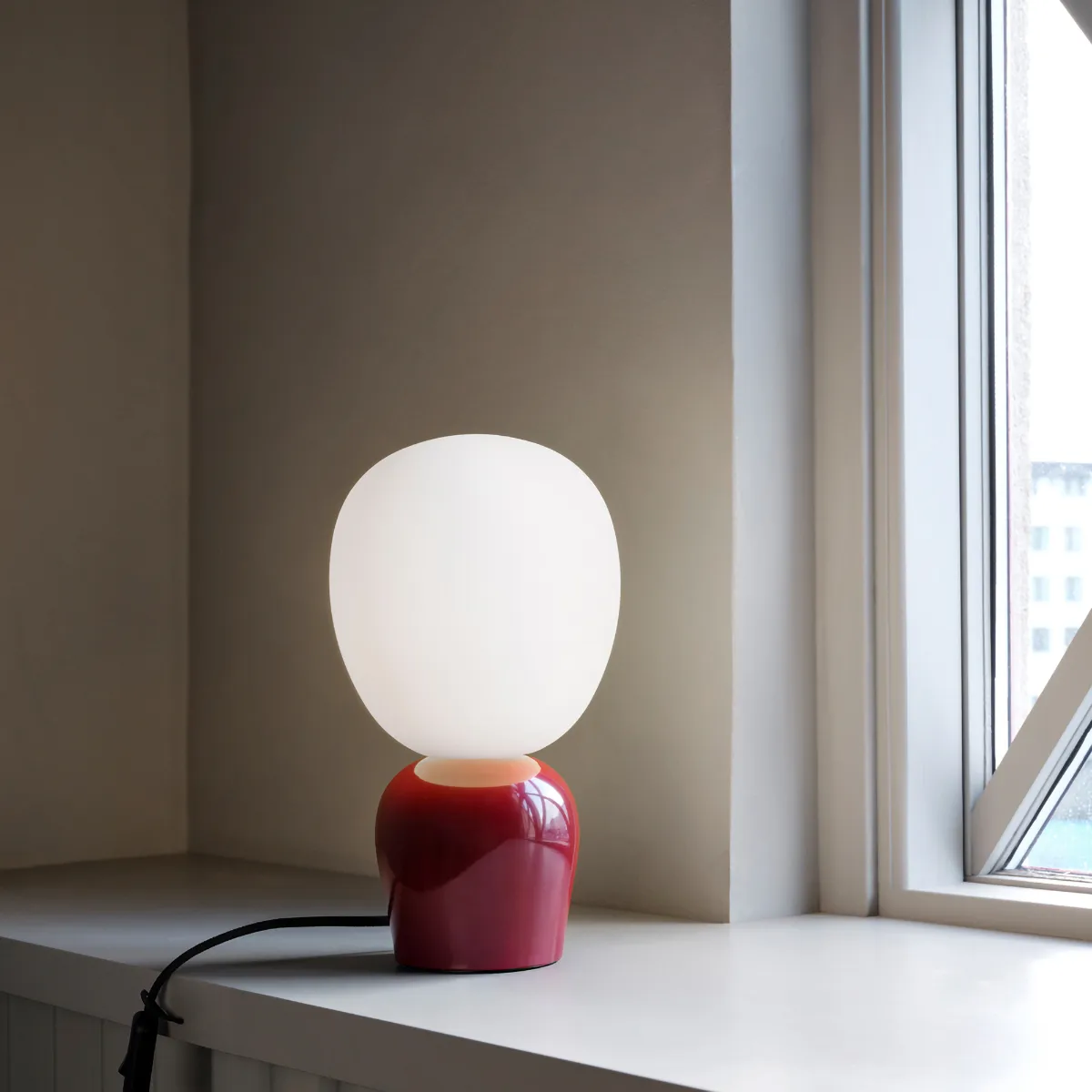 Lámpara de mesa Buddy vidrio opal, Granate Belid