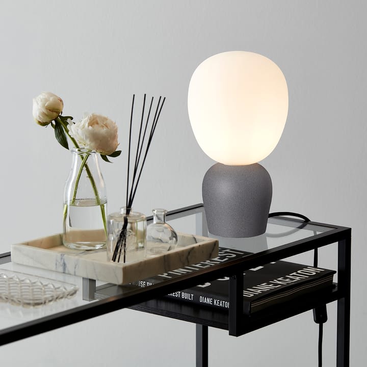 Lámpara de mesa Buddy vidrio opal, Hormigón (gris) Belid