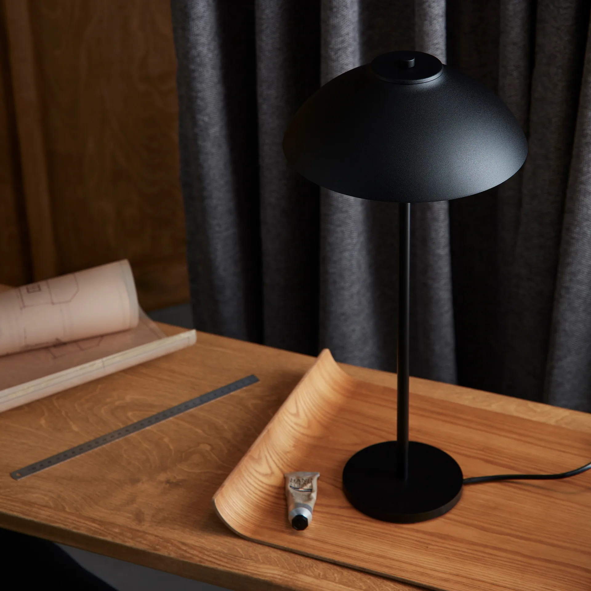 Lámpara de mesa Vali 50 cm, negro Belid