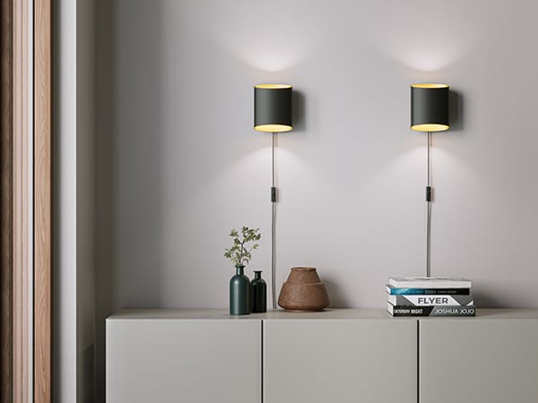 Lámpara de pared Sinne, negro con estructura-latón Belid