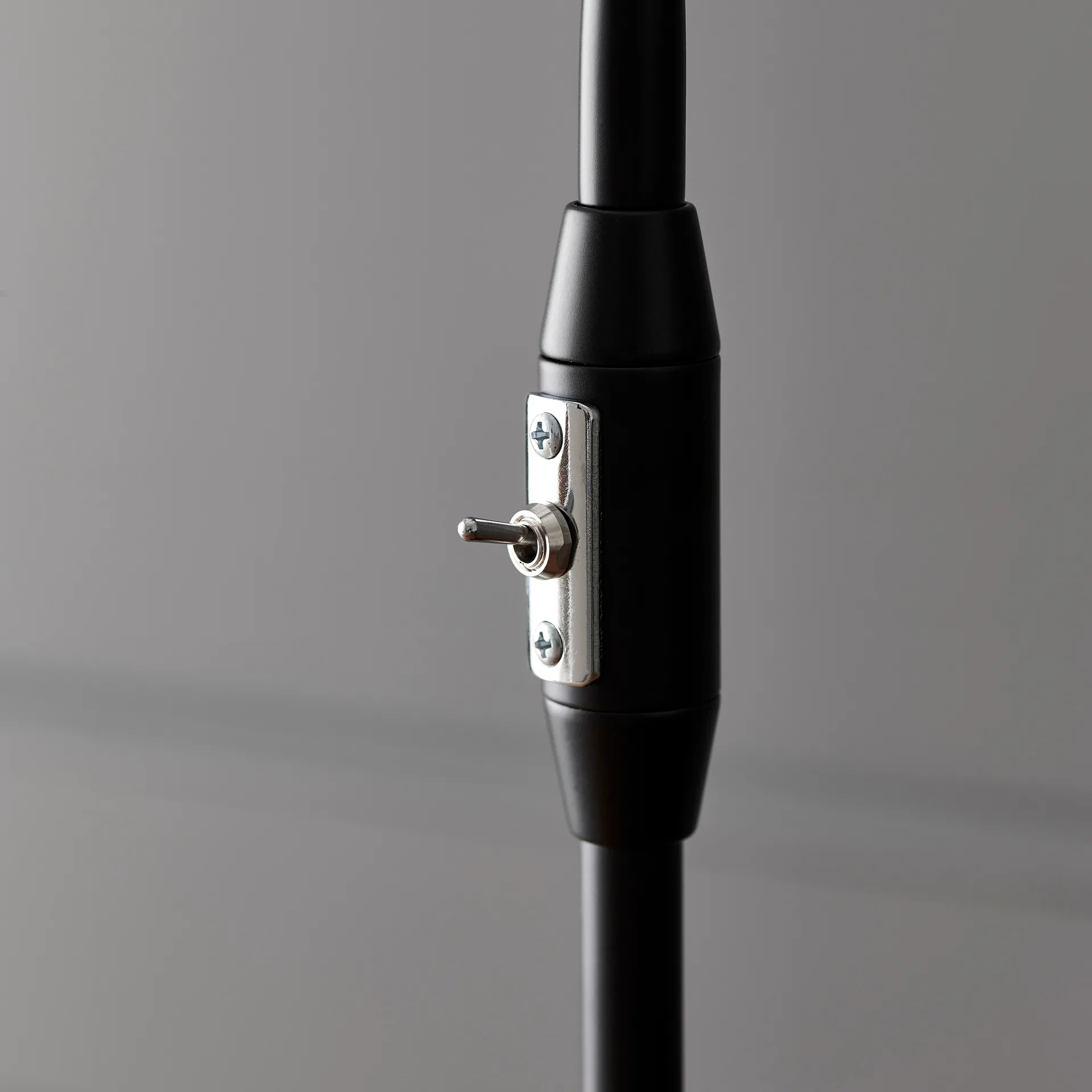 Lámpara de pie Ledro, Negro mate Belid