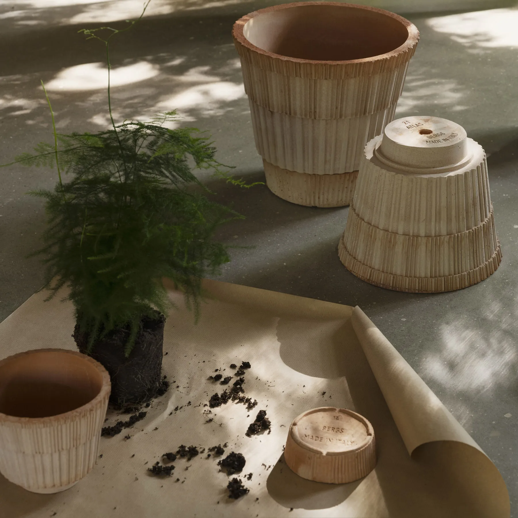 Maceta con plato Atlas raw, Rosa, Ø16 cm Bergs Potter