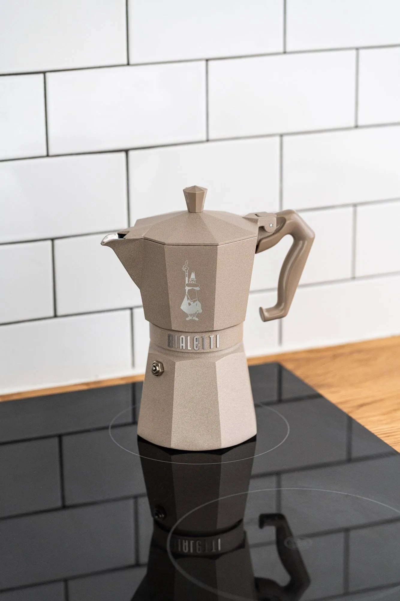 Cafetera italiana Bialetti Exclusive Inducción, Beige, 6 tazas Bialetti