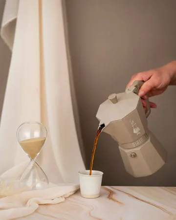 Cafetera italiana Bialetti Exclusive Inducción - Beige, 6 tazas - Bialetti