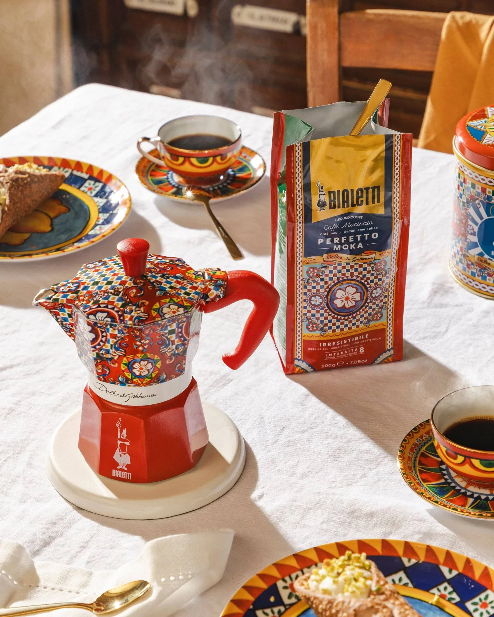 Cafetera italiana Bialetti x Dolce & Gabbana, Carreta siciliana, 6 tazas Bialetti