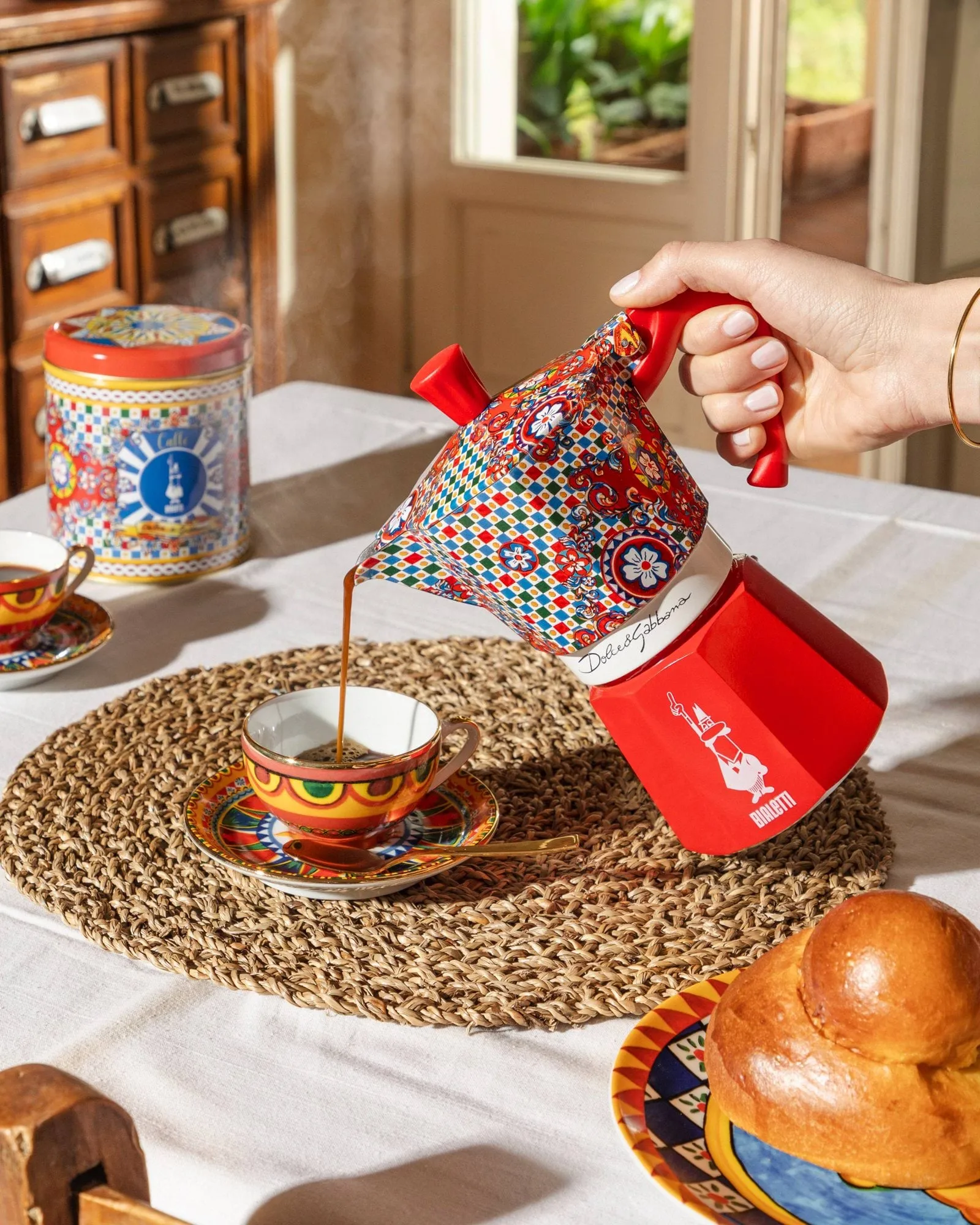 Cafetera italiana Bialetti x Dolce & Gabbana, Carreta siciliana, 6 tazas Bialetti