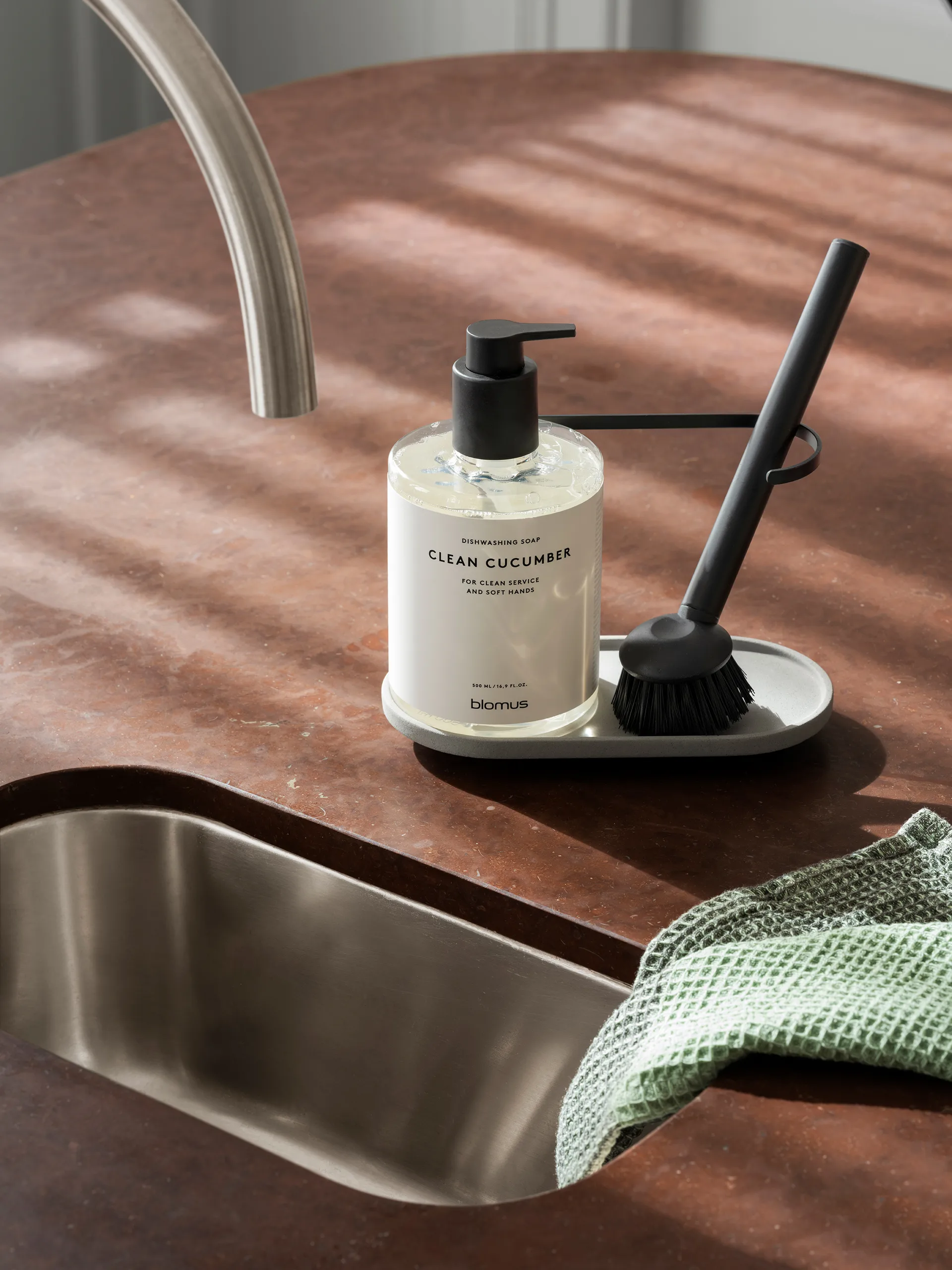 Cepillo para platos Arja, Negro blomus