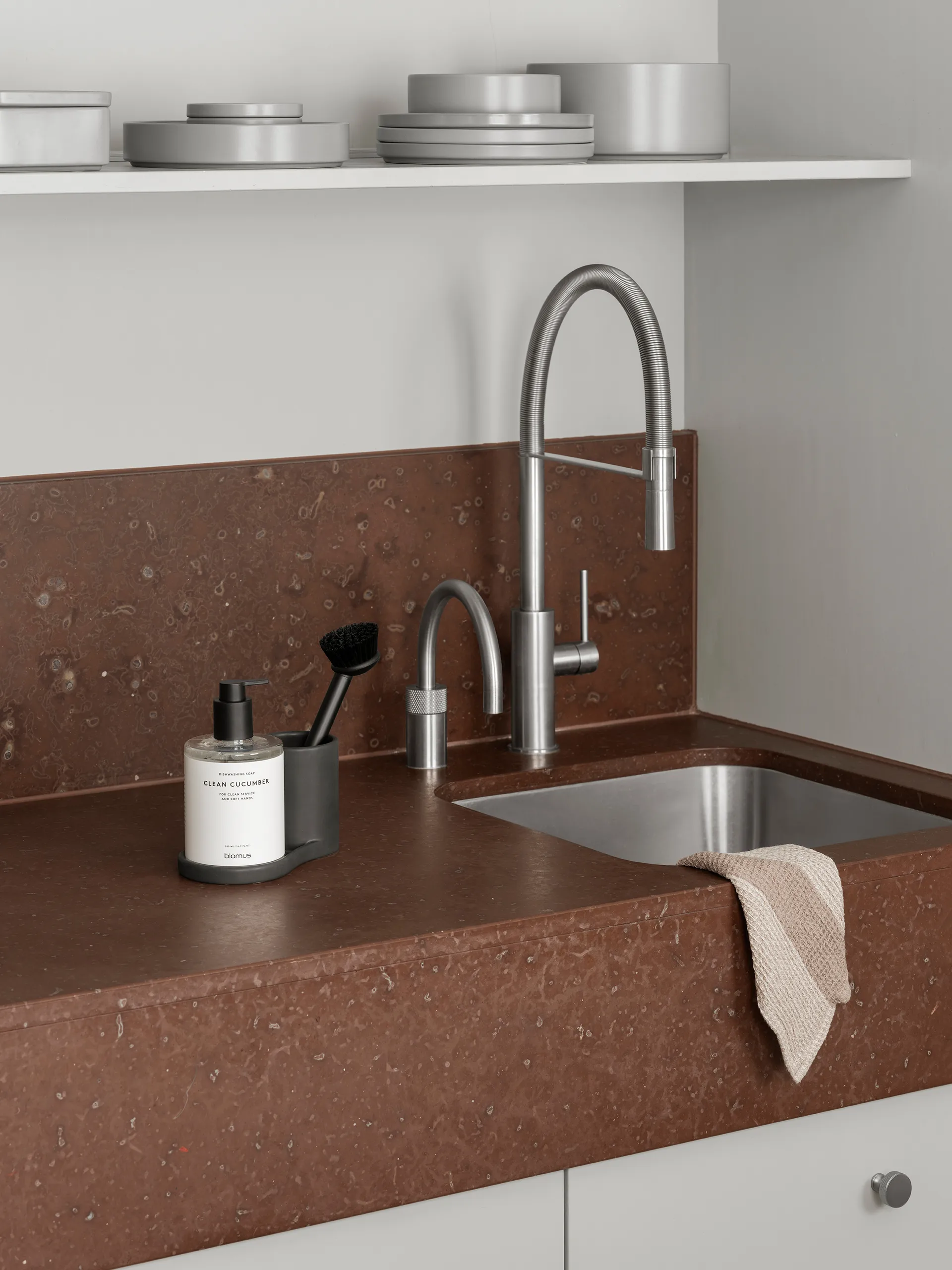 Cepillo para platos Arja, Negro blomus