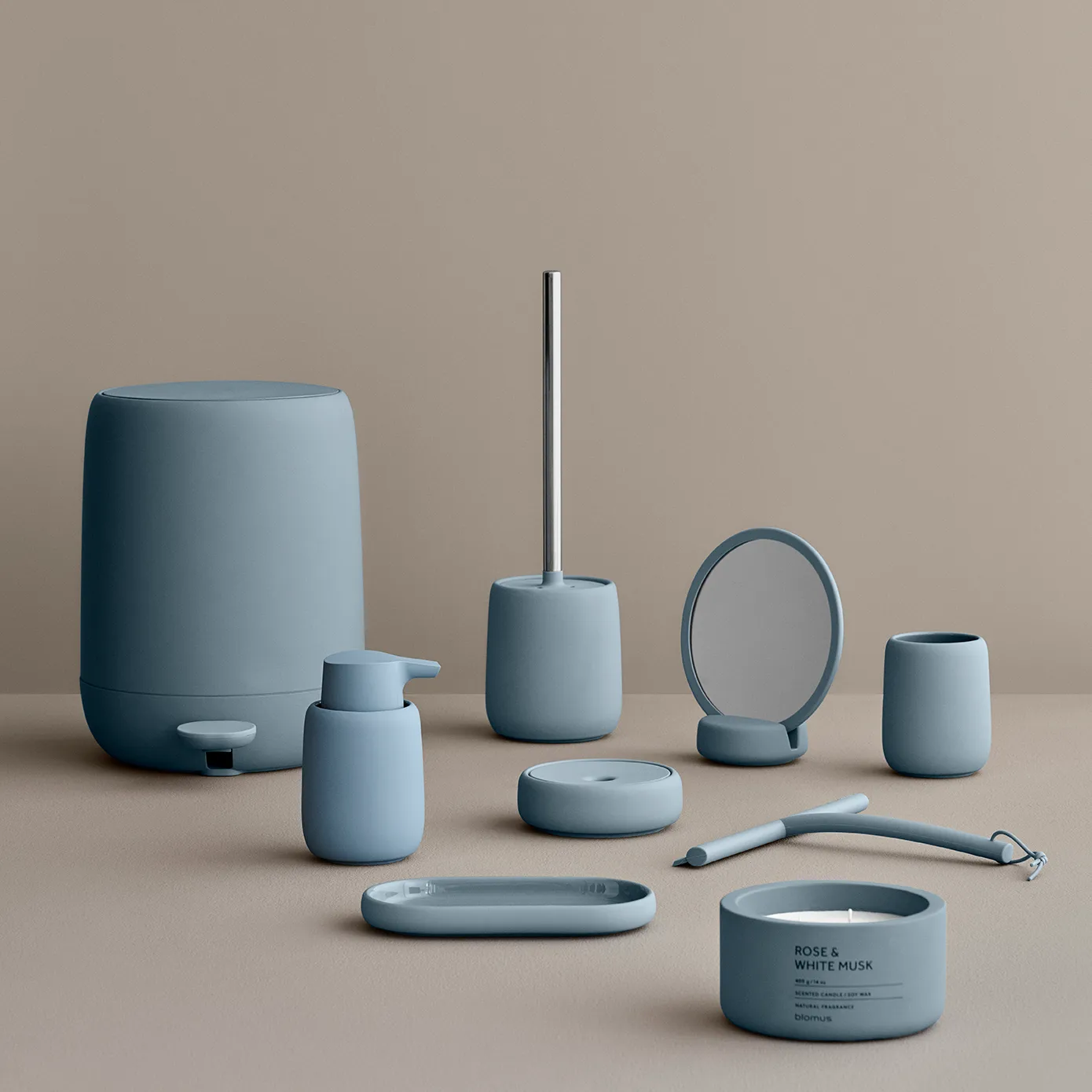 Espejo de mesa Sono Vanity Ø17 cm, Ashley blue blomus