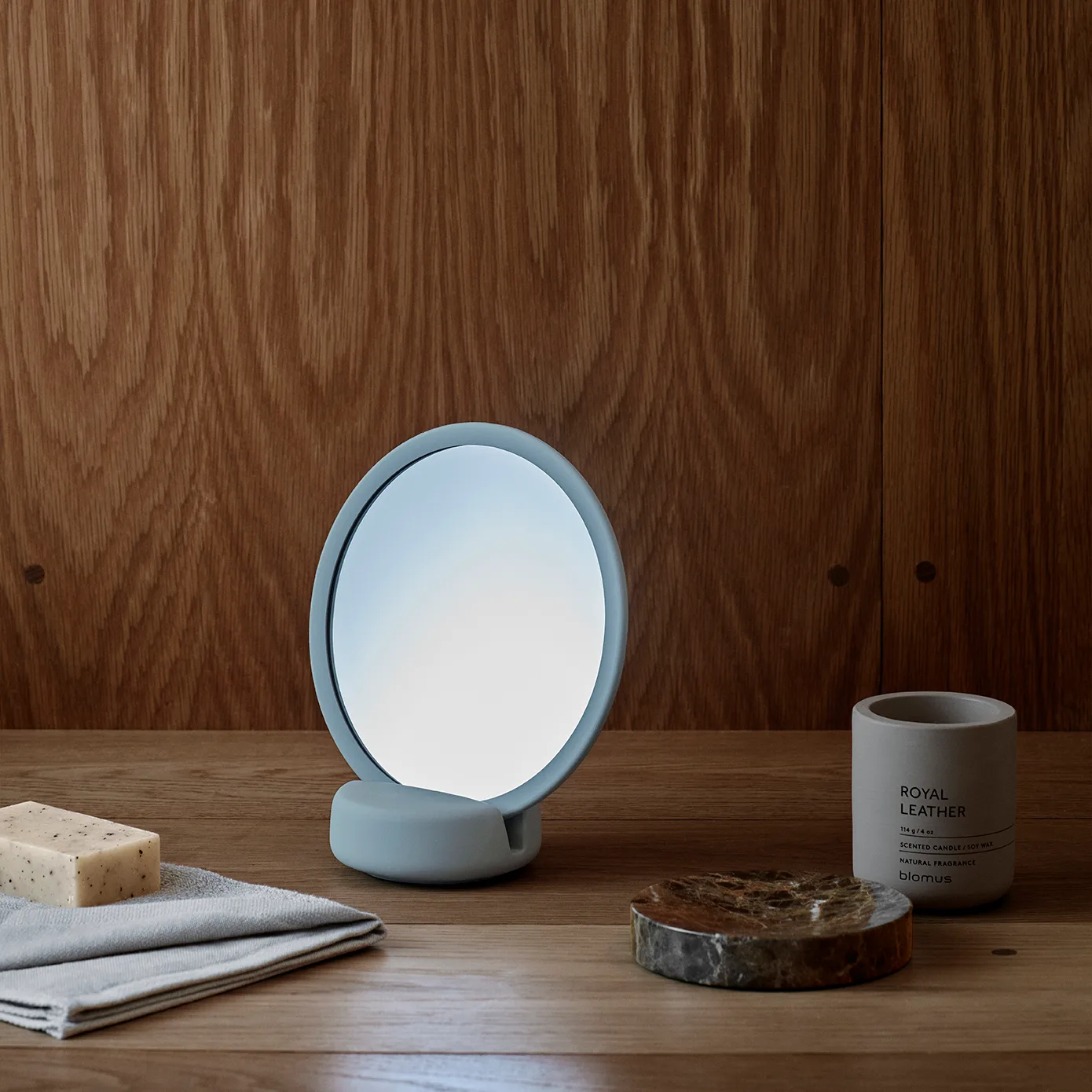 Espejo de mesa Sono Vanity Ø17 cm, Ashley blue blomus