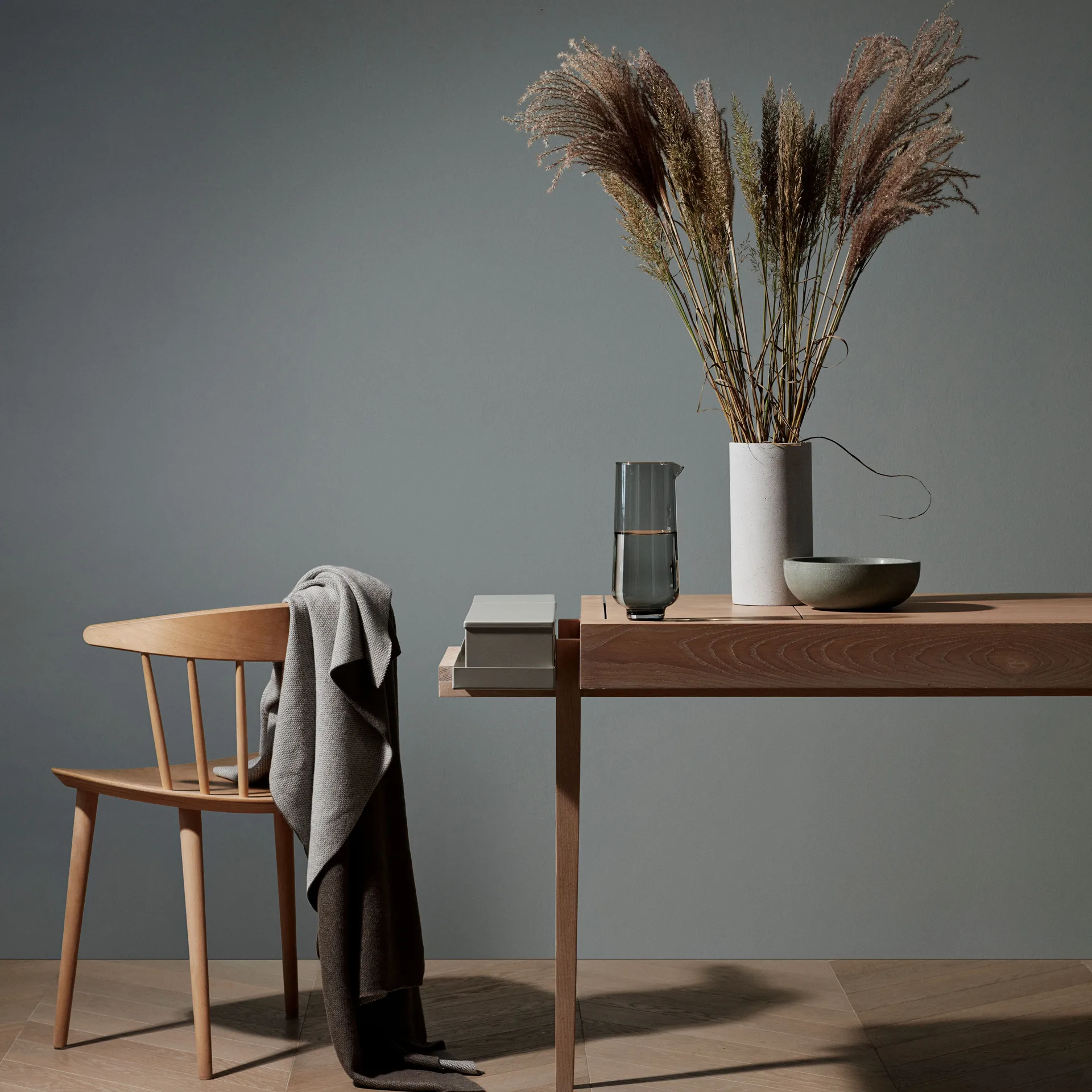 Jarra de agua Flow 1,1 L, Smoke blomus