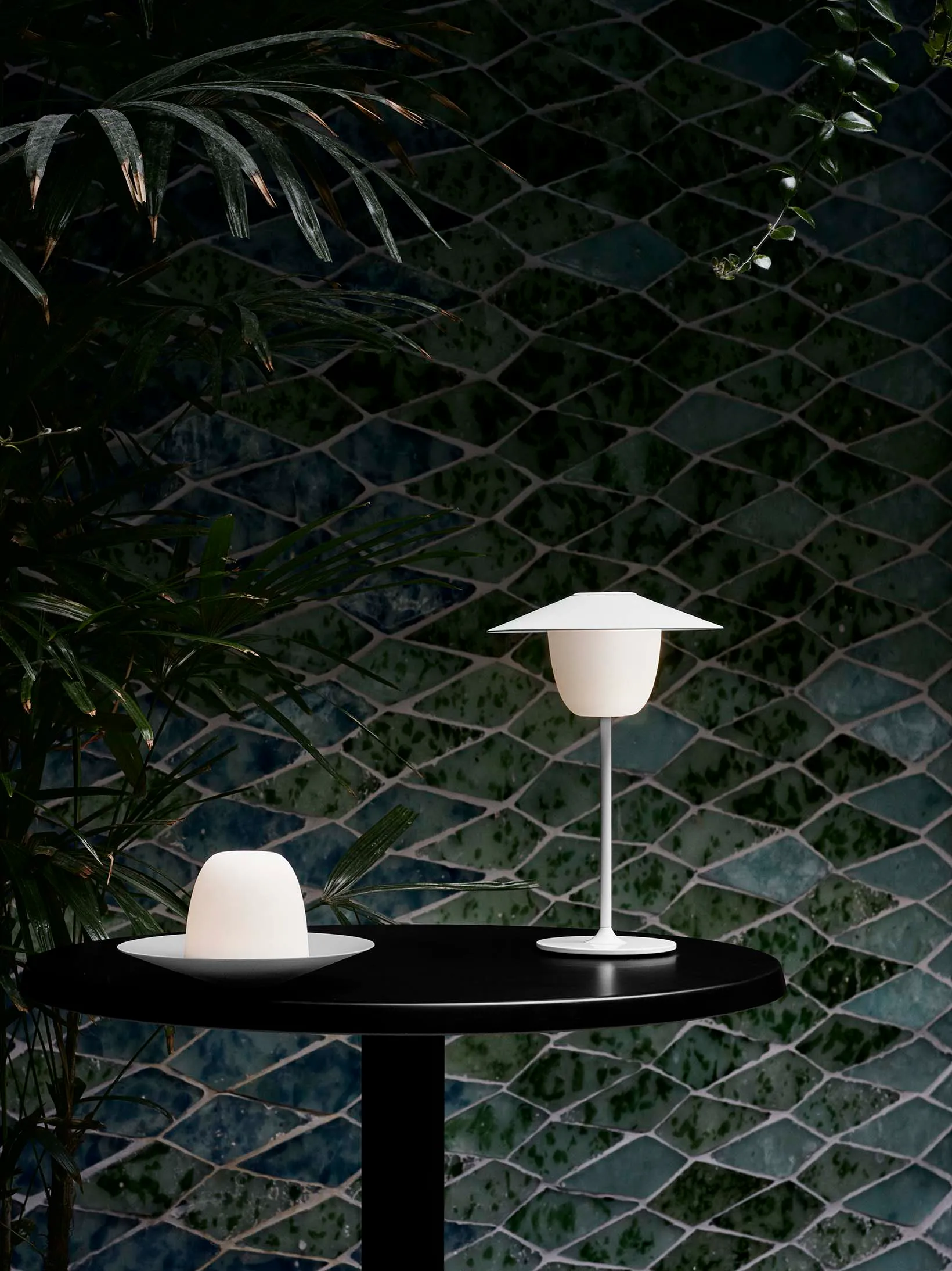 Lámpara LED portátil Ani 33 cm, blanco blomus