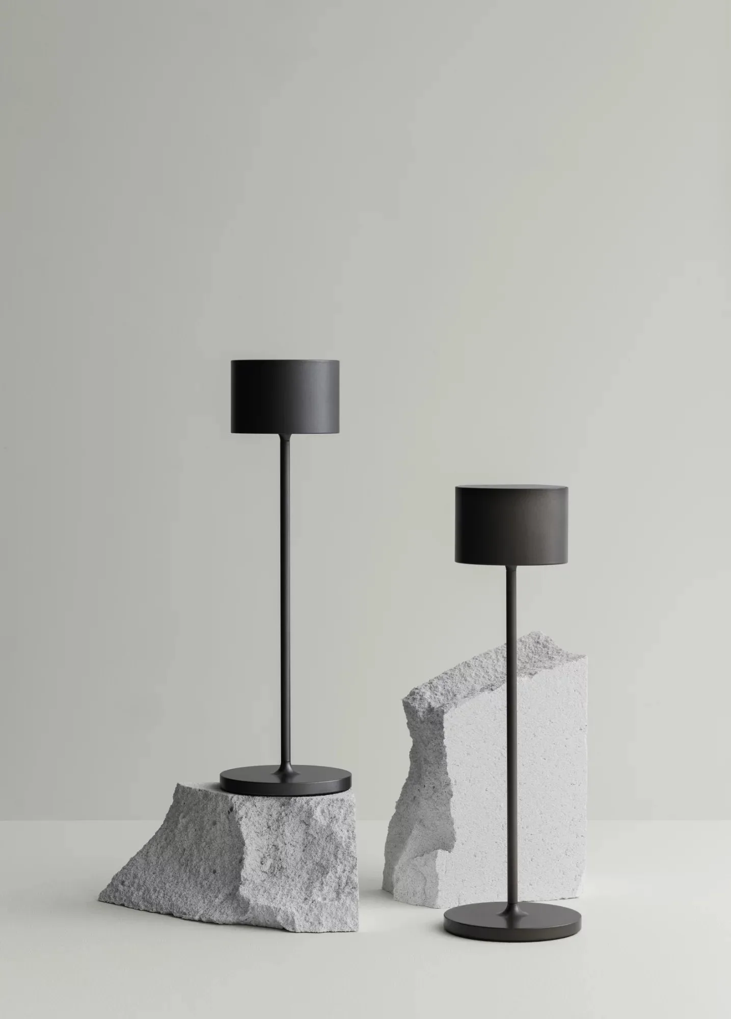 Lámpara móvil LED Farol 33 cm, Burned Metal blomus