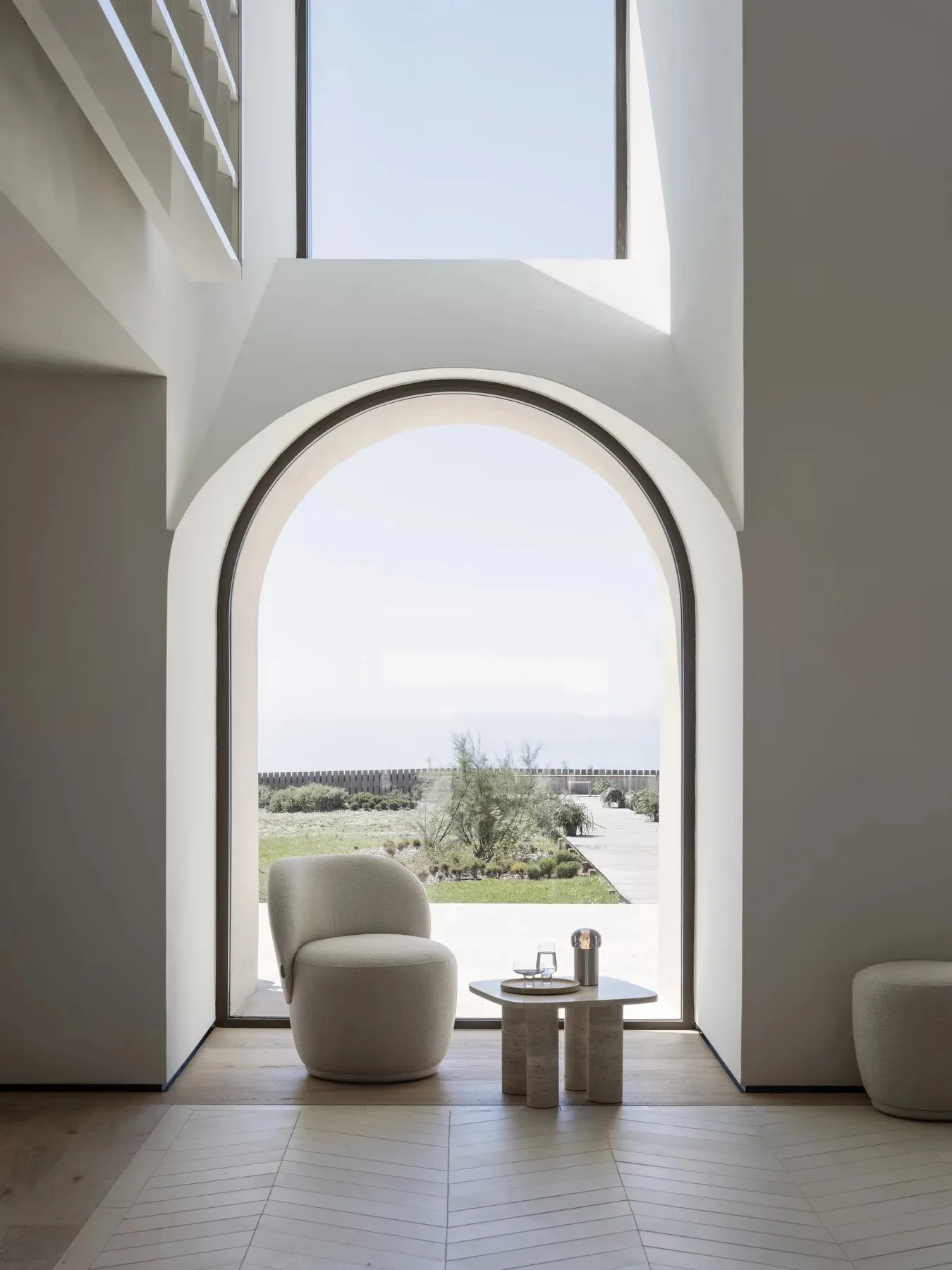 Mesa auxiliar Volos S, 52x52 cm, Travertino blomus