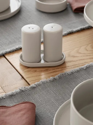 Salero y pimentero Pilar, 2 piezas - Moonbeam, Ø4,5 × 11,5 cm - blomus