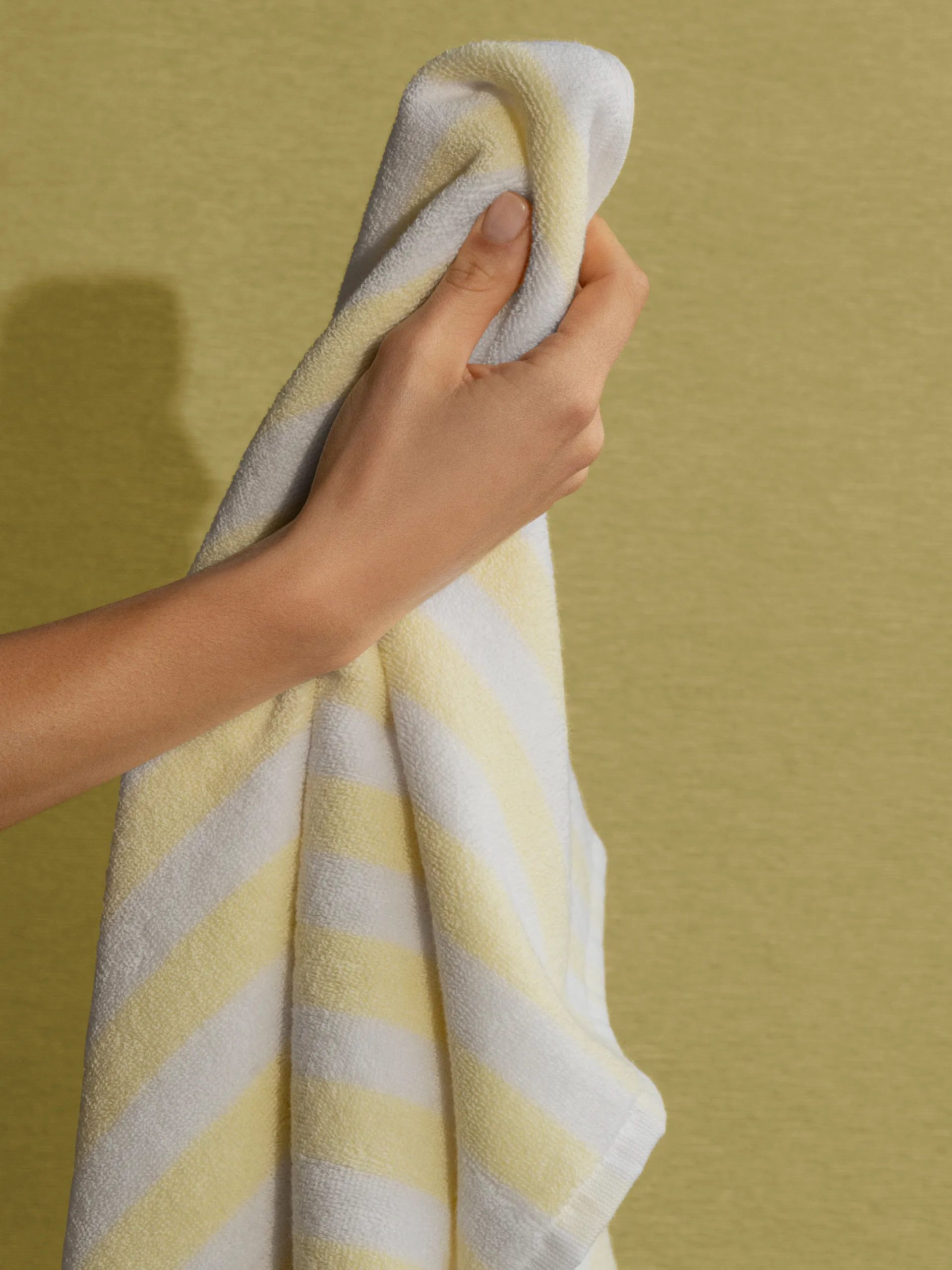 Toalla Arto, White-transparent yellow, 70x140 cm blomus