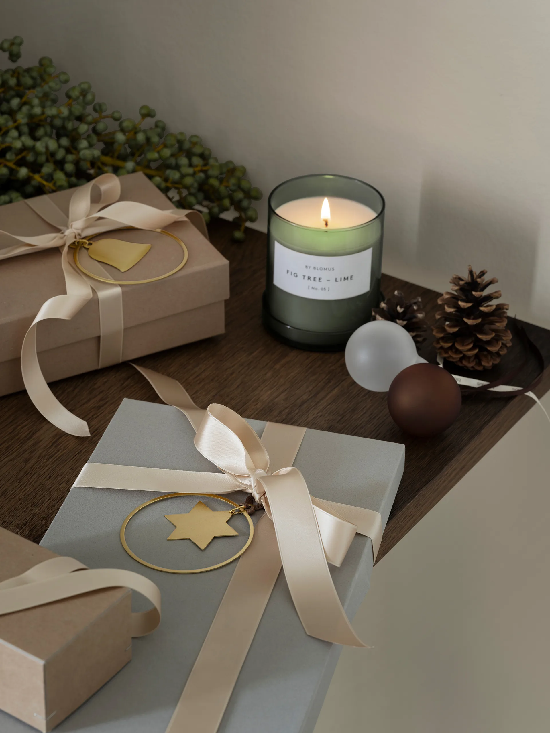 Vela aromática Valoa 45 horas, Fikon/Lime Agave Green blomus