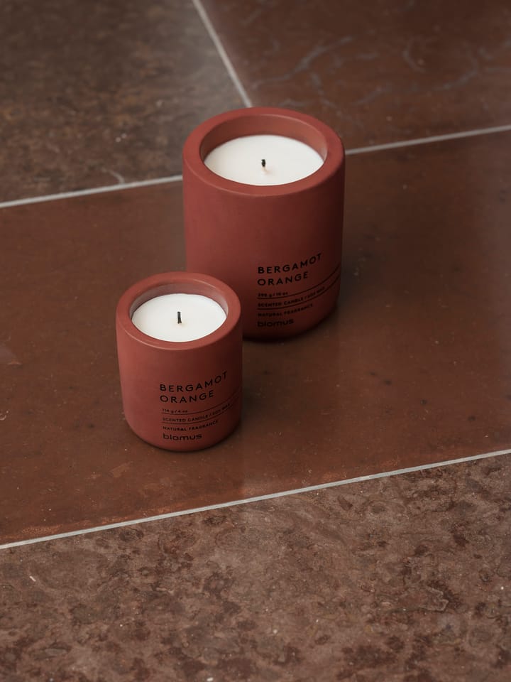 Vela perfumada Fraga 24 horas, Bloody Orange Cedar Wood blomus