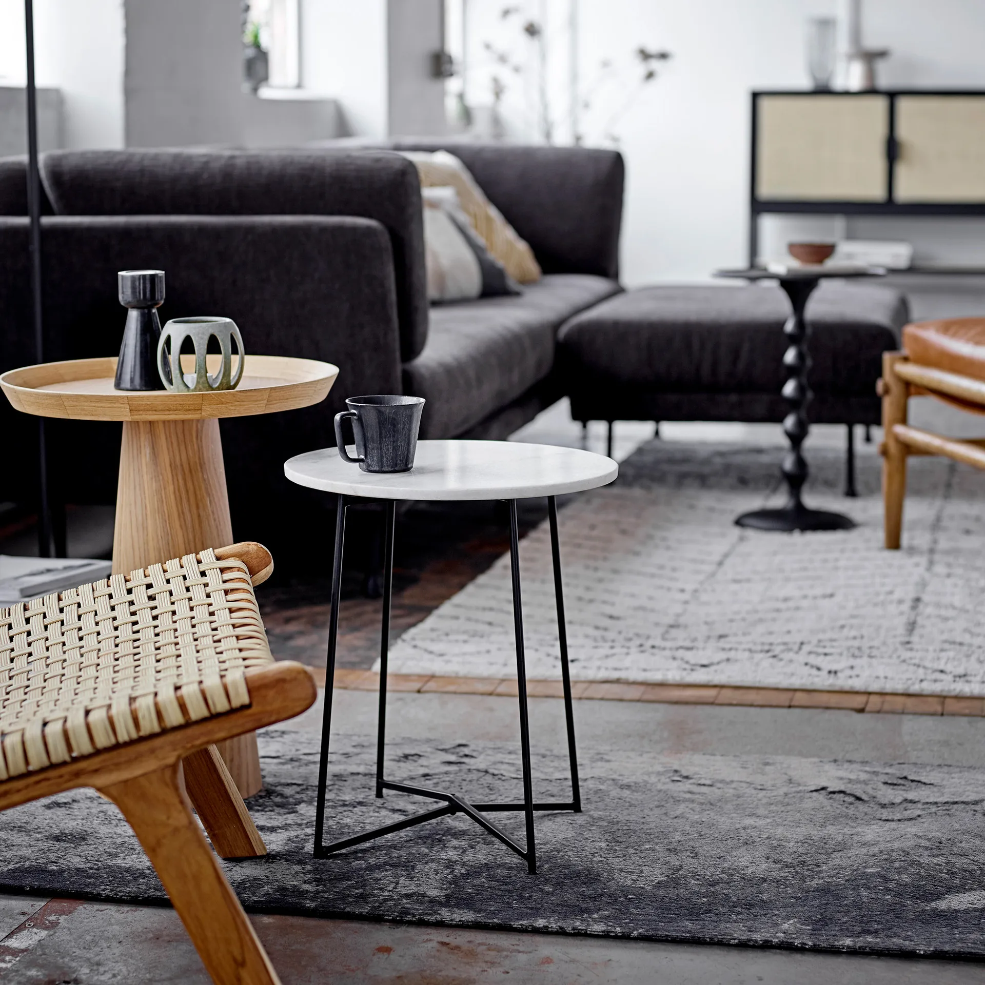 4 Tazas Yoko 32 cl, negro Bloomingville