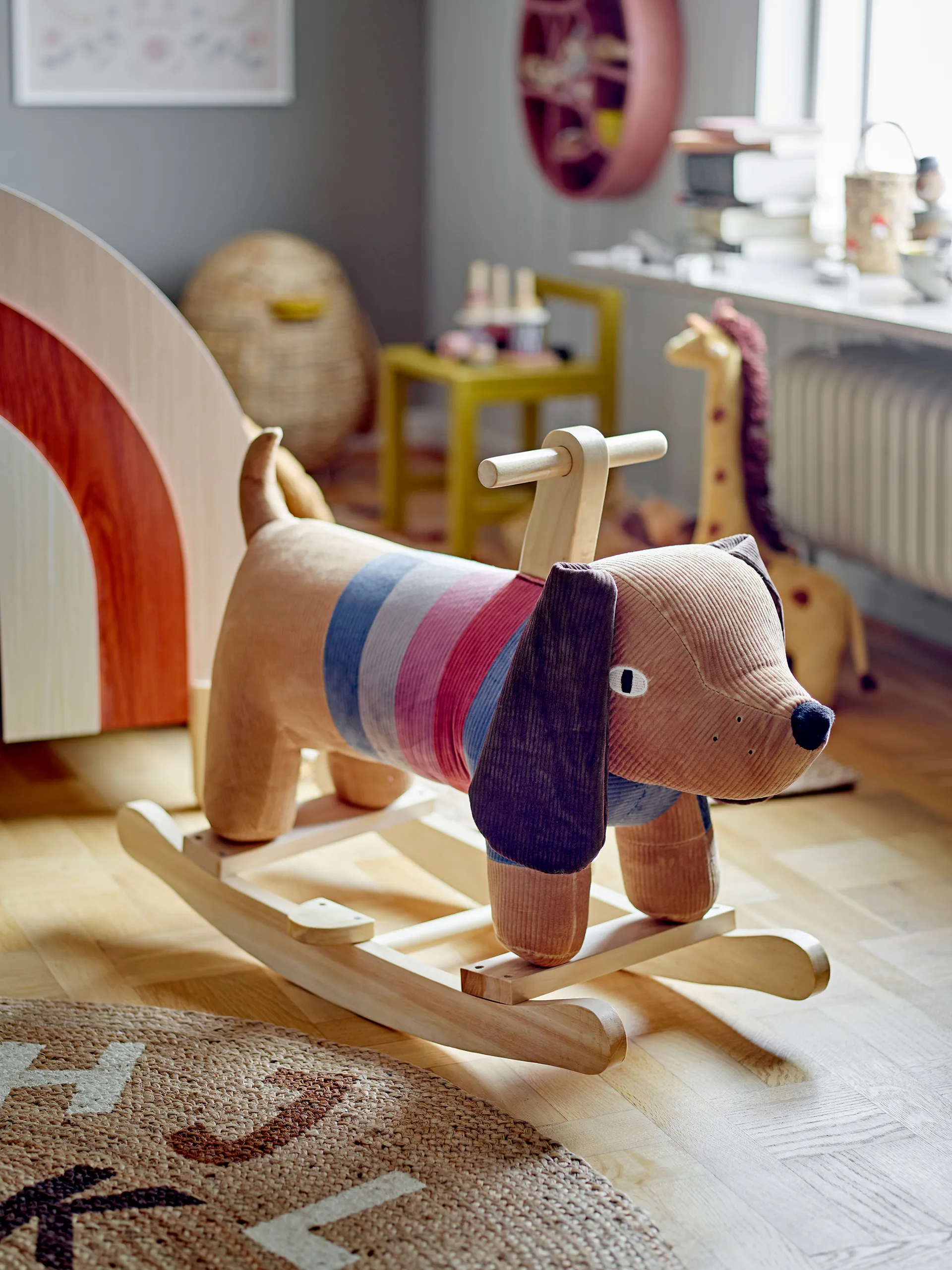 Alfombra de yute Dinne Ø130 cm, alfabeto Bloomingville