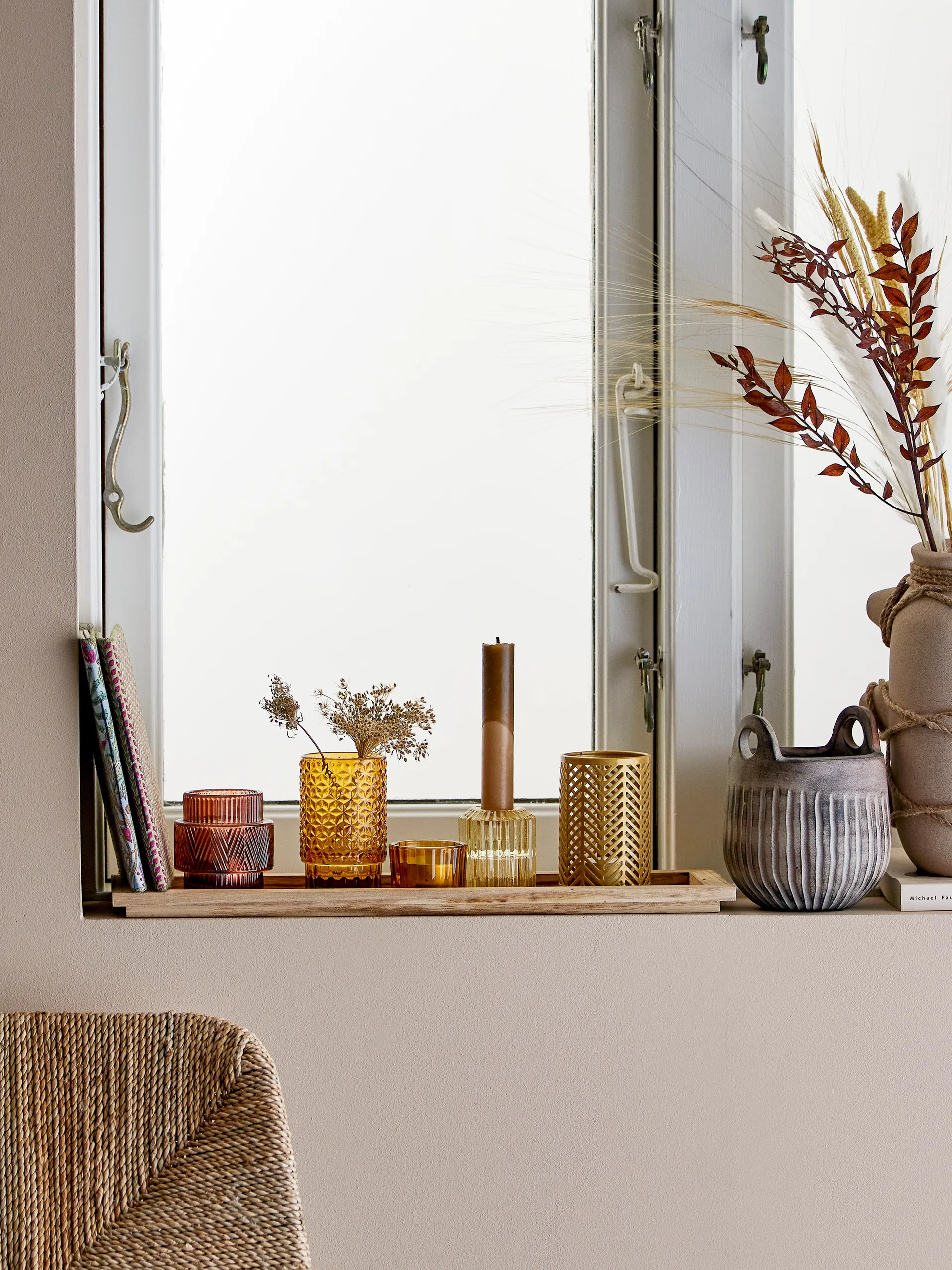 Bandeja con portavelas Sanga 6 piezas, Marrón Bloomingville